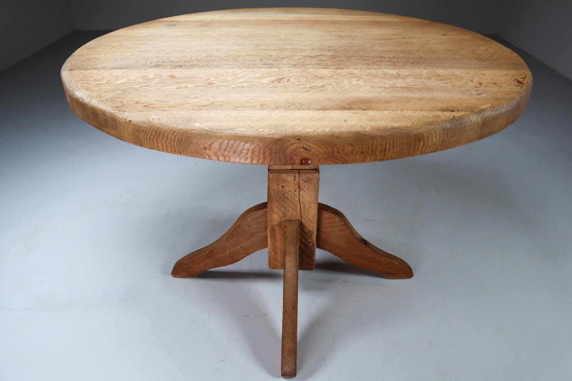 Mid-Century Brutalist Round Table In Solid Oak , France, C. 1960 Mid-20th century