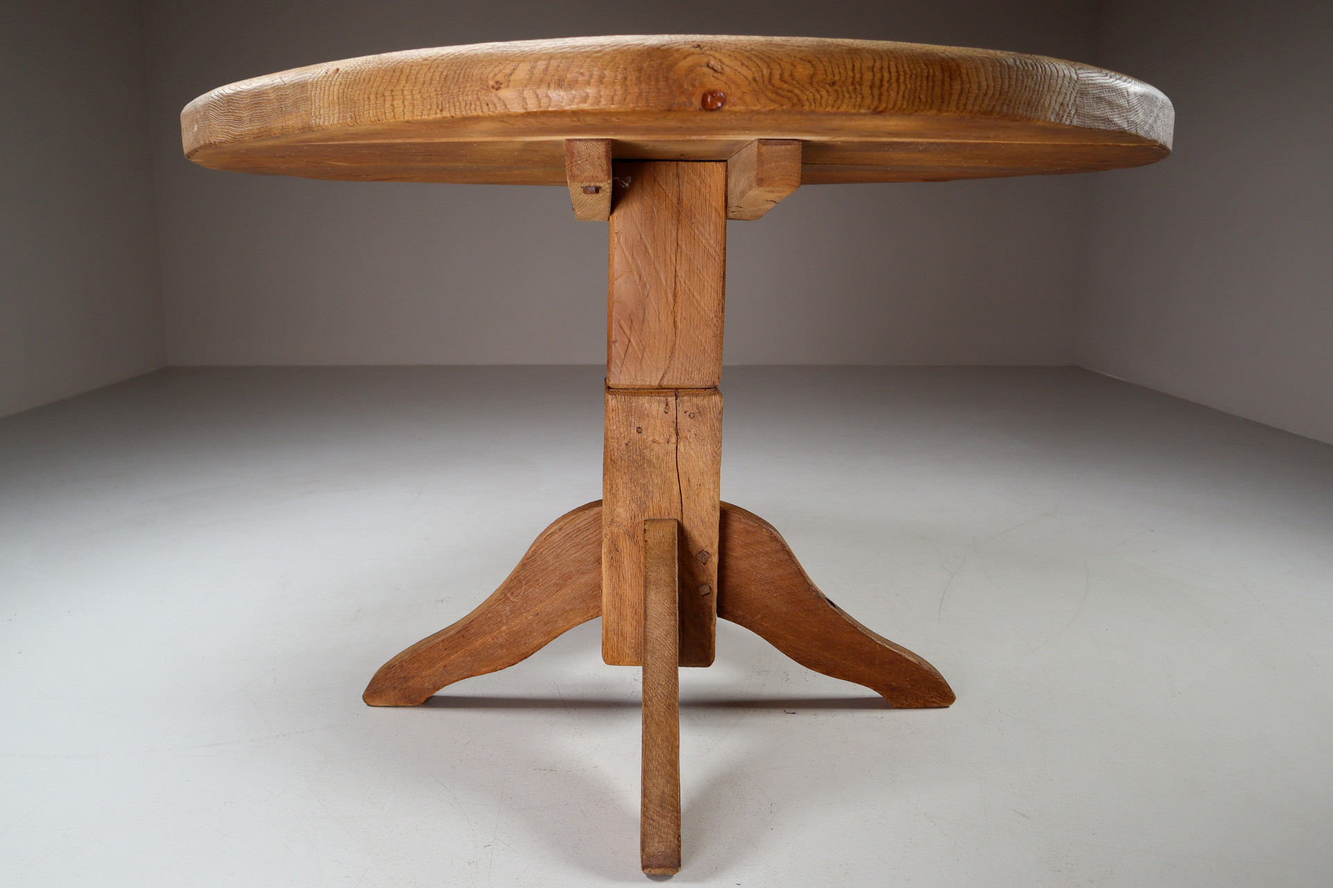 Mid-Century Brutalist Round Table In Solid Oak , France, C. 1960 Mid-20th century