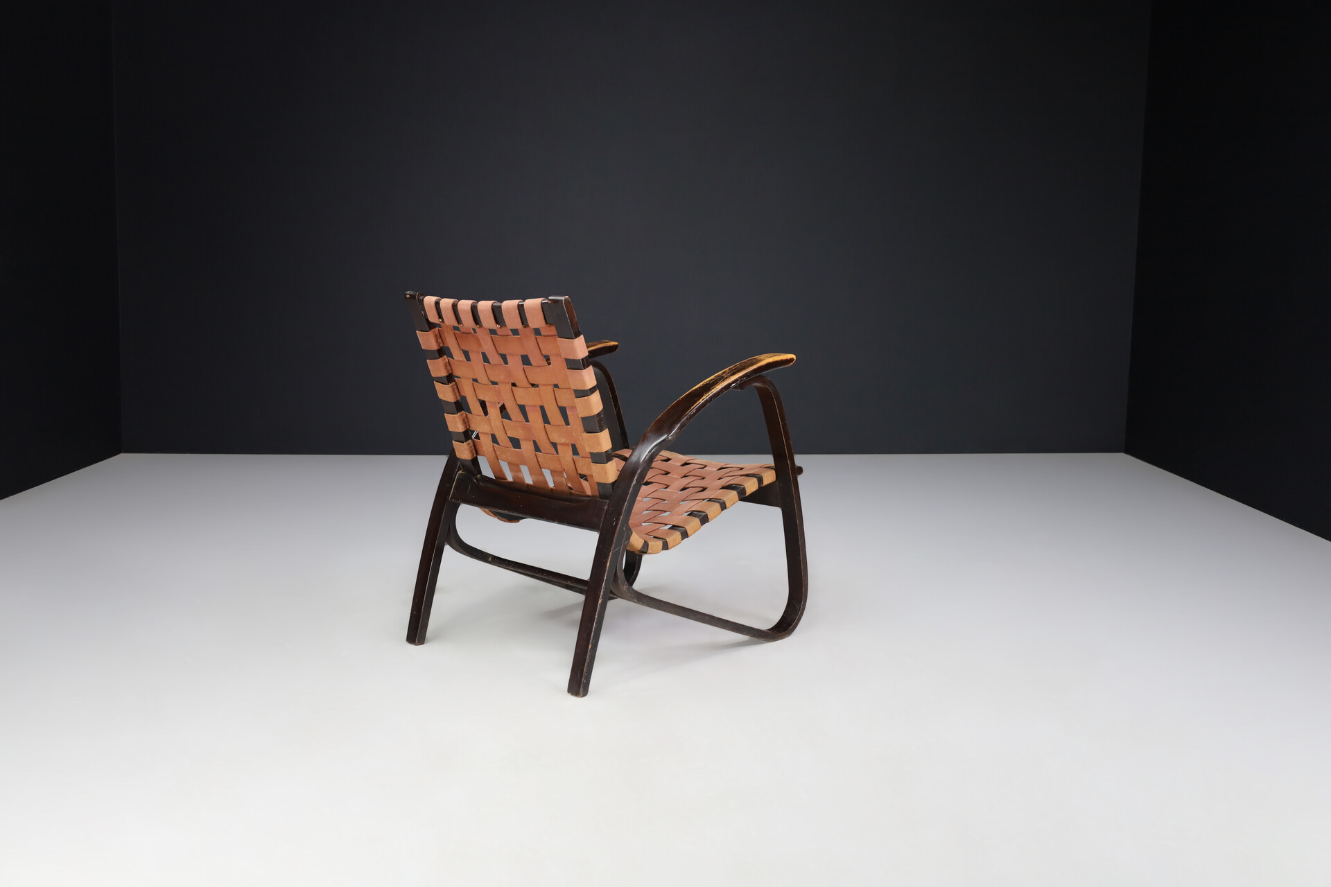 Mid-Century Jan Vaněk Lounge Chair in Bentwood and Canvas, Praque, 1940s Mid-20th century