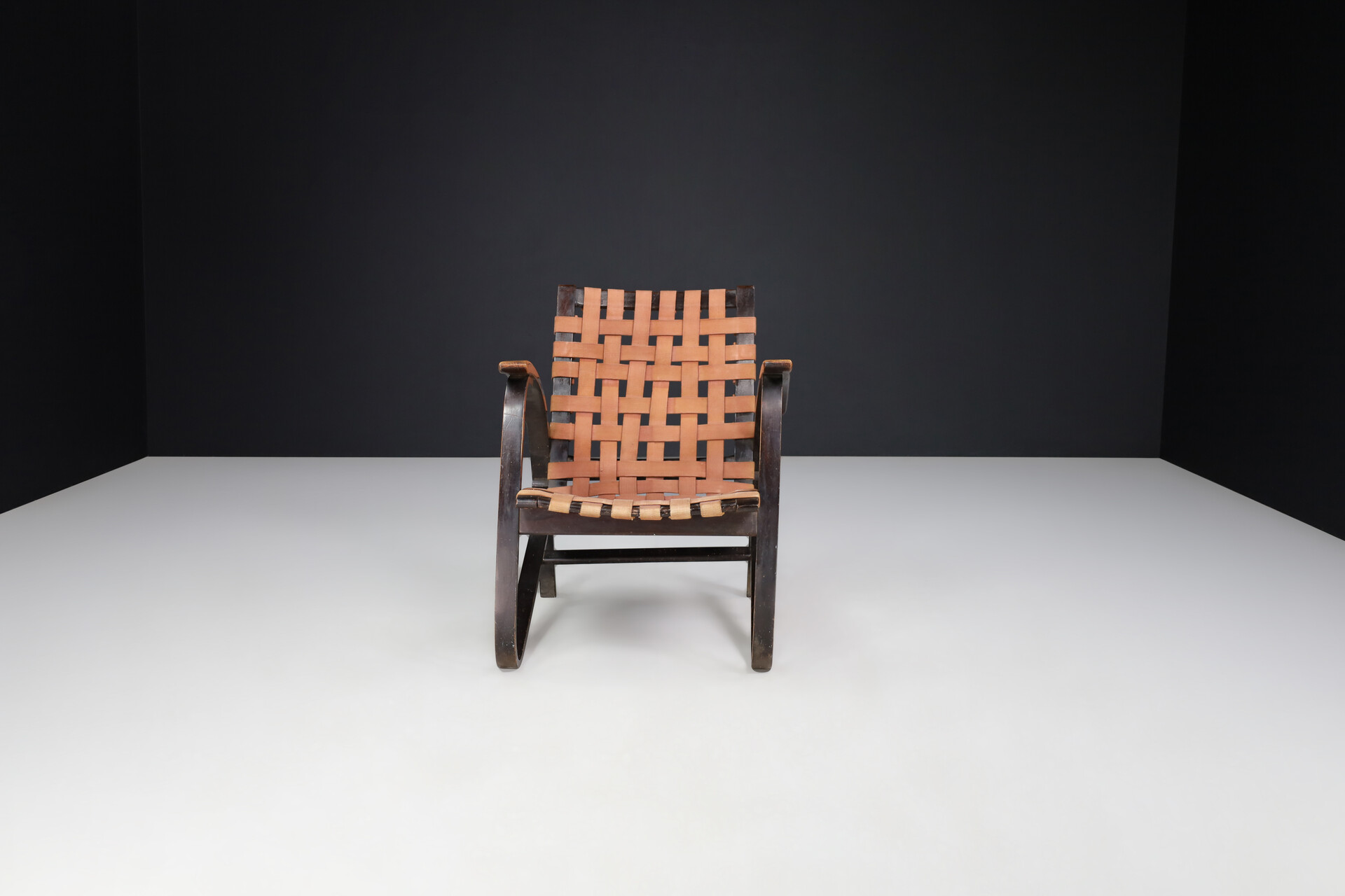 Mid-Century Jan Vaněk Lounge Chair in Bentwood and Canvas, Praque, 1940s Mid-20th century