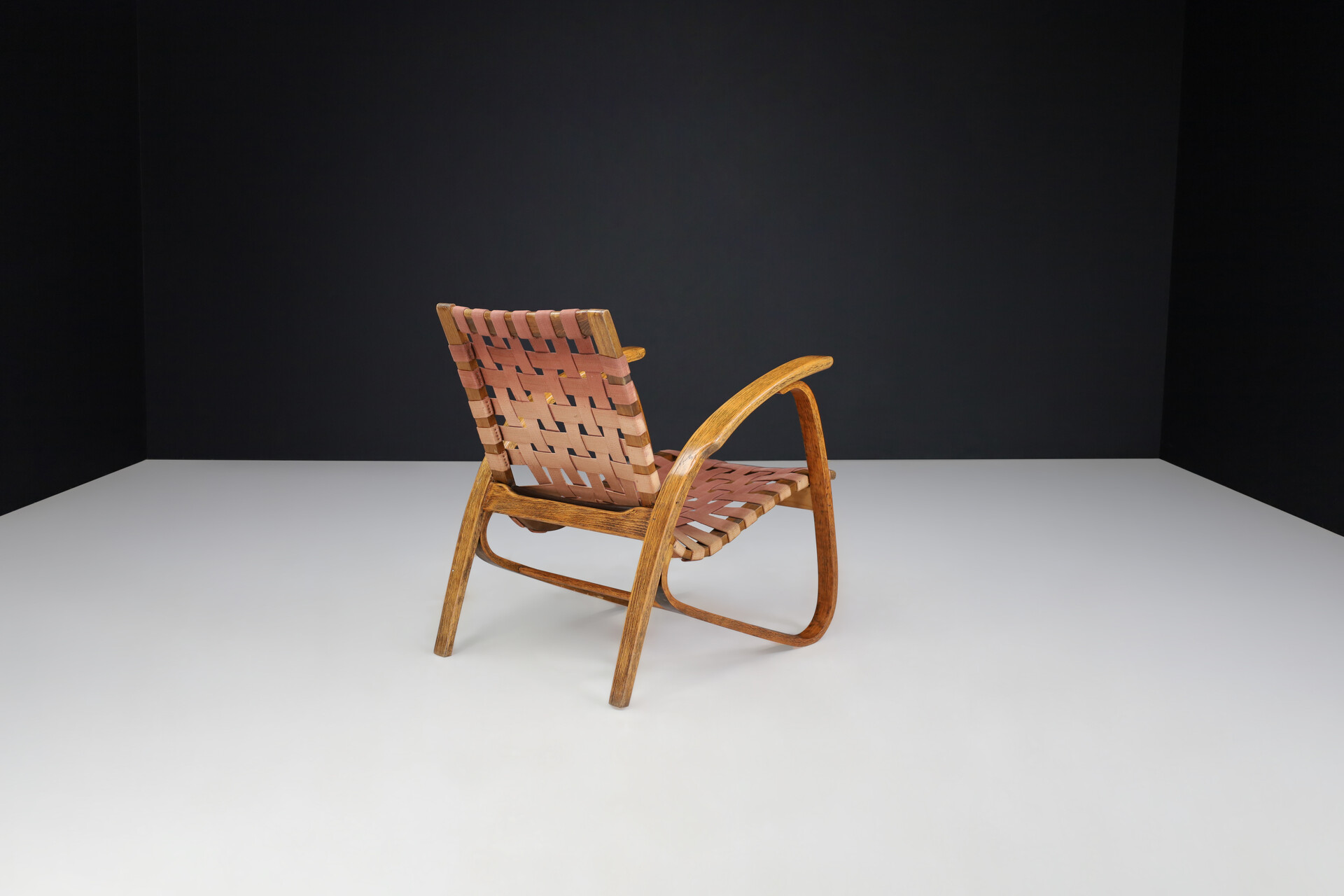 Mid-Century Jan Vaněk Lounge Chair in Bentwood and Canvas, Praque, 1940s Mid-20th century