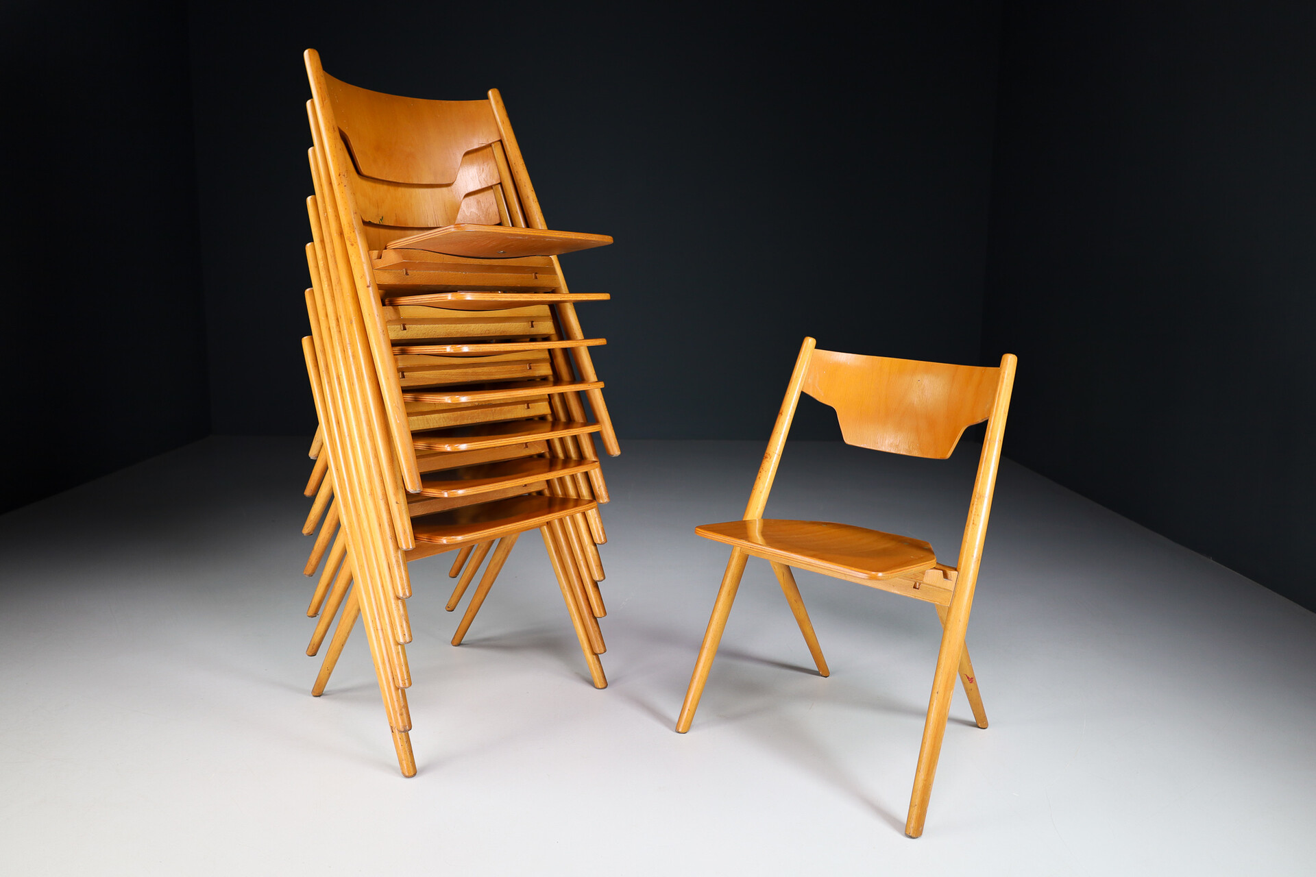 Mid century modern 1970s Stacking Beech Dining Chairs by Hiller, Set/8 Germany Mid-20th century