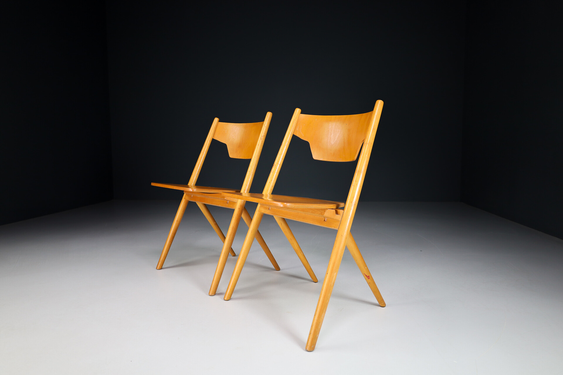 Mid century modern 1970s Stacking Beech Dining Chairs by Hiller, Set/8 Germany Mid-20th century