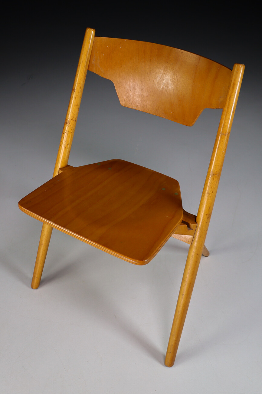 Mid century modern 1970s Stacking Beech Dining Chairs by Hiller, Set/8 Germany Mid-20th century