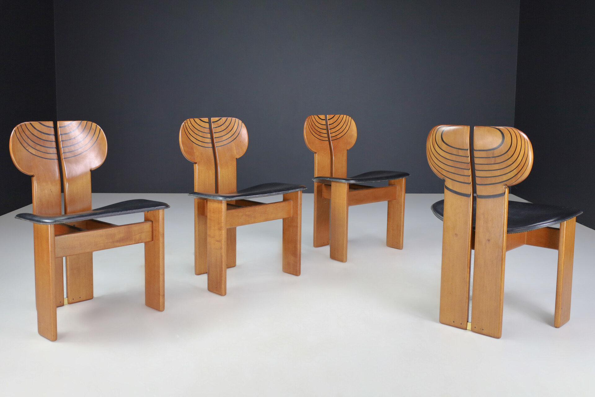 afra&tobia scarpa、Italy イタリア Set of 6 'Africa' chairs by Afra & Tobia Scarpa for Maxalto