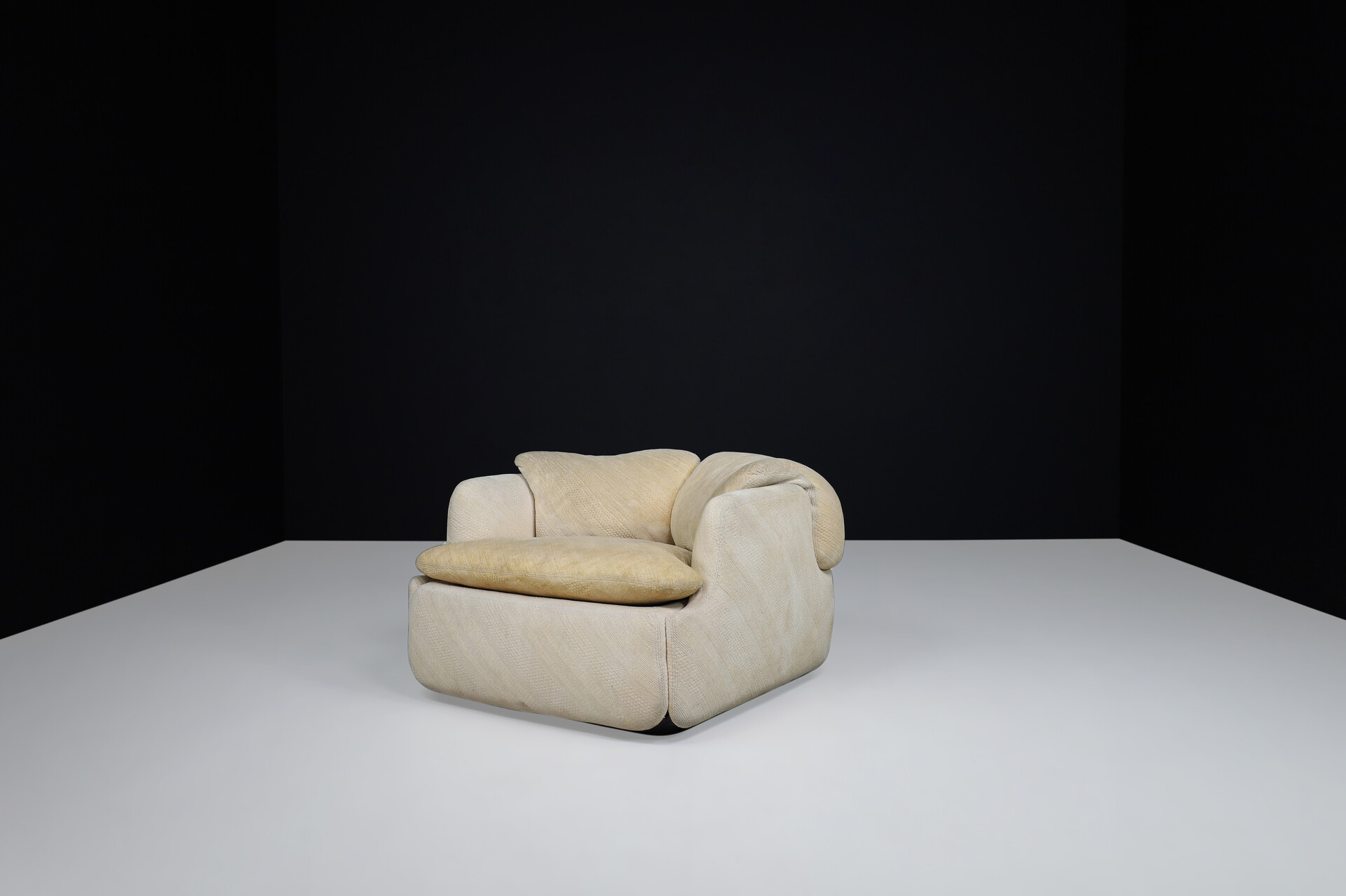 Mid century modern Alberto Rosselli lounge chair For Saporiti 'Confidential', Italy 1970 Late-20th century