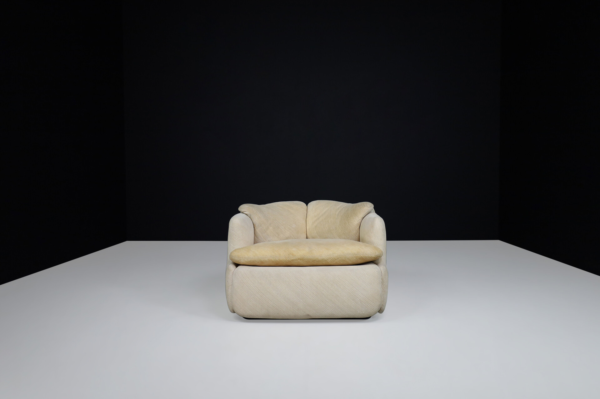 Mid century modern Alberto Rosselli lounge chair For Saporiti 'Confidential', Italy 1970 Late-20th century