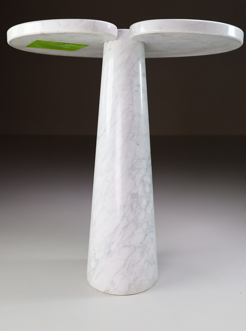 Mid century modern Angelo Mangiarotti Eros Series Side Table in white marble, Italy 1970s Late-20th century