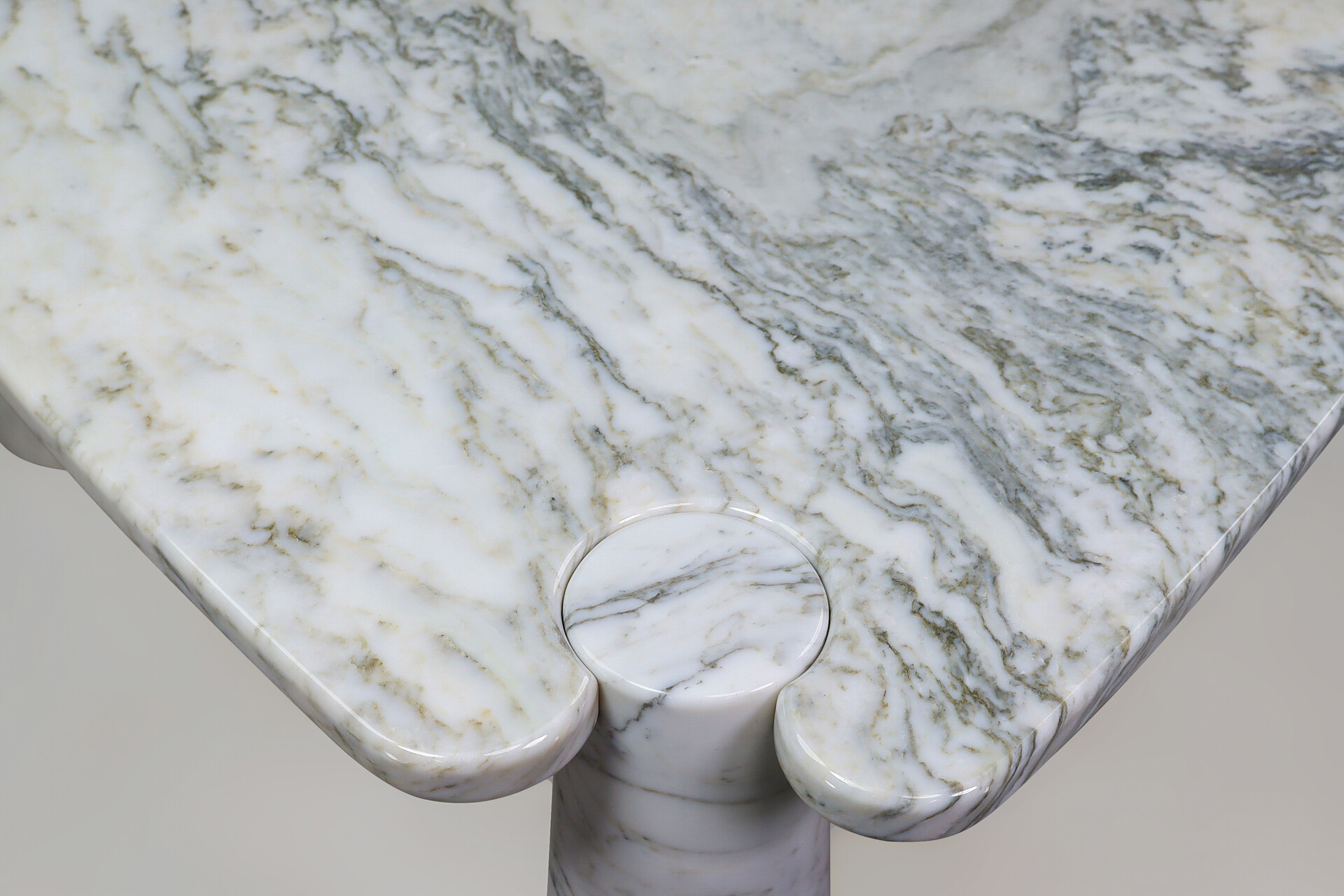 Mid century modern Angelo Mangiarotti for Skipper White Carrara Marble Eros Triangle Center Table, Italy 1970s Late-20th century