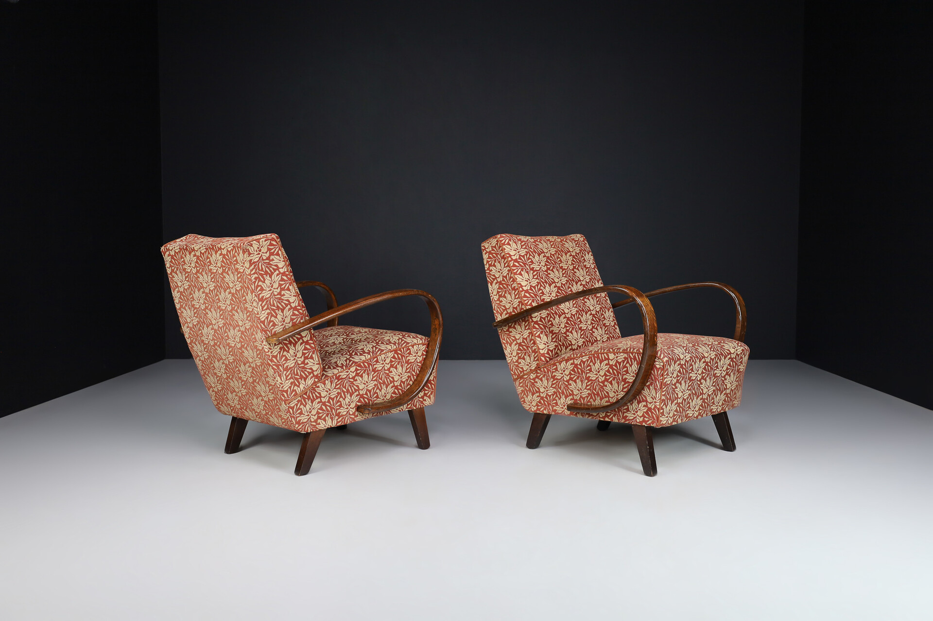Mid century modern Armchairs By Jindrich Halabala With original Fabric, Prague 1940s Mid-20th century
