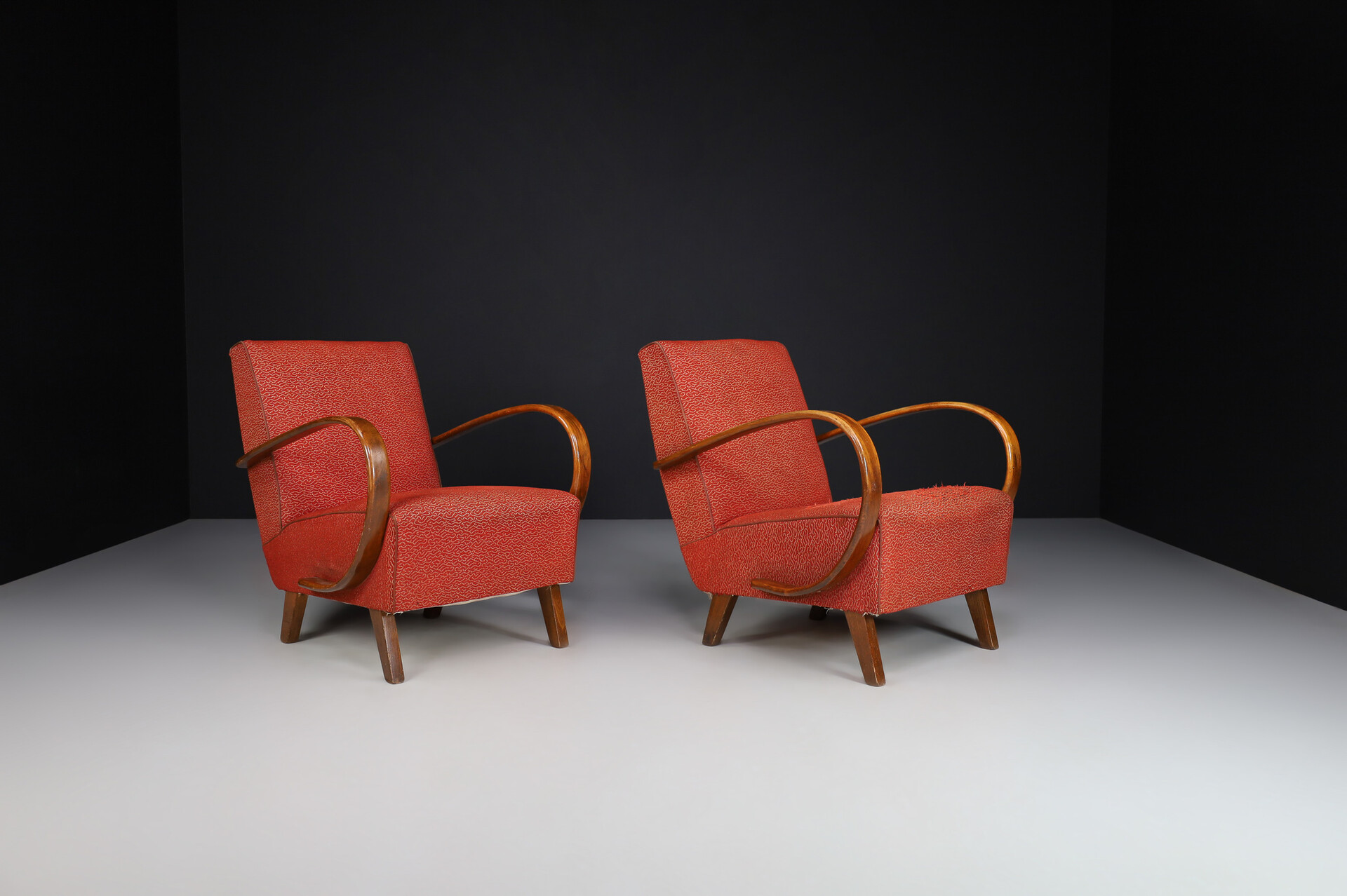 Mid century modern Armchairs By Jindrich Halabala With original Fabric, Prague 1940s Mid-20th century