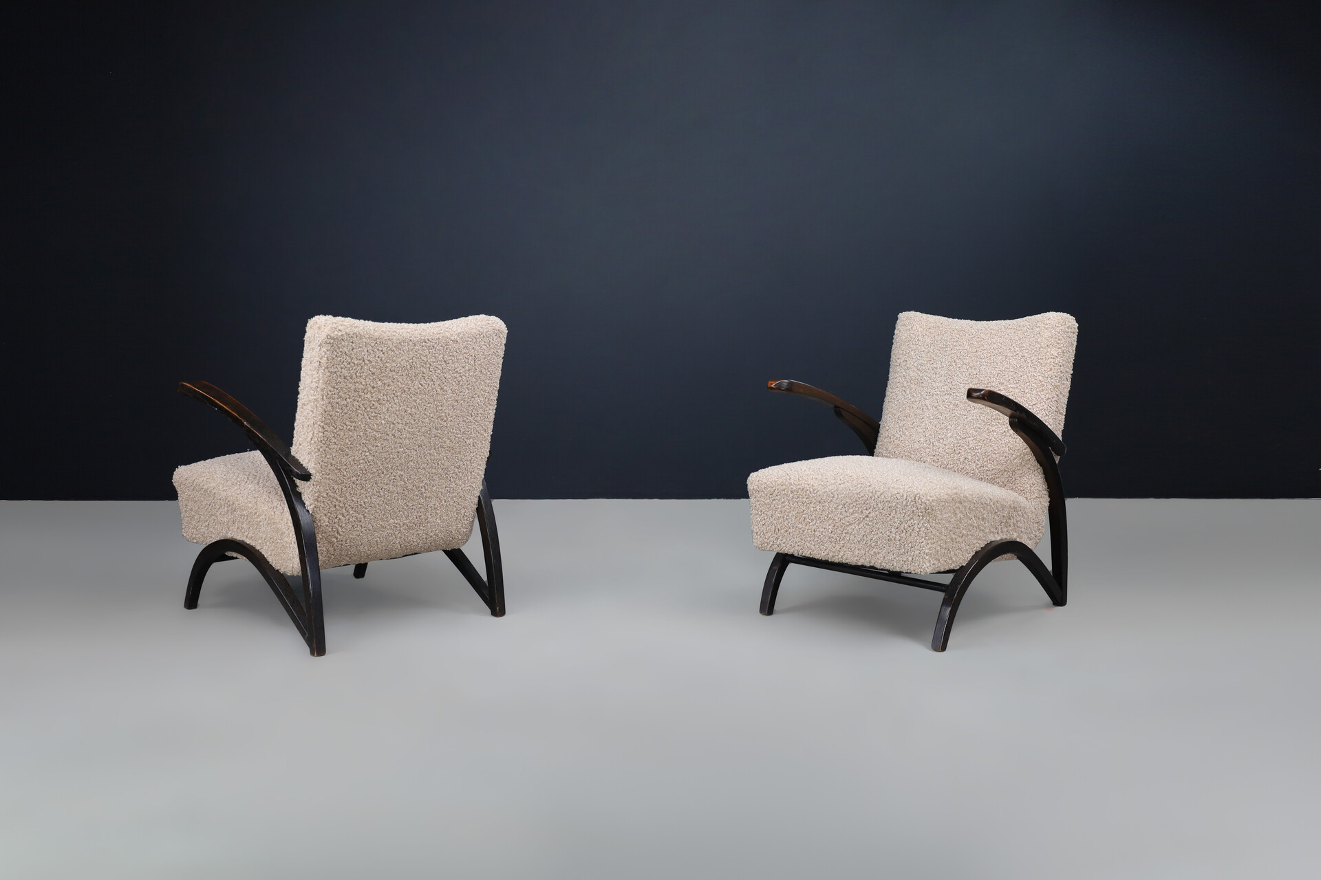 Mid century modern Art Deco lounge chairs in bouclé upholstery by Jindřich Halabala, 1940s Mid-20th century