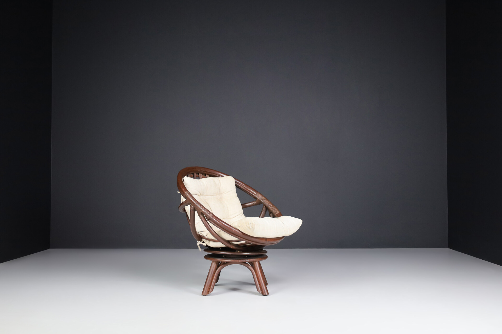 Mid century modern Bamboo and rattan lounge chair France 1960s Mid-20th century