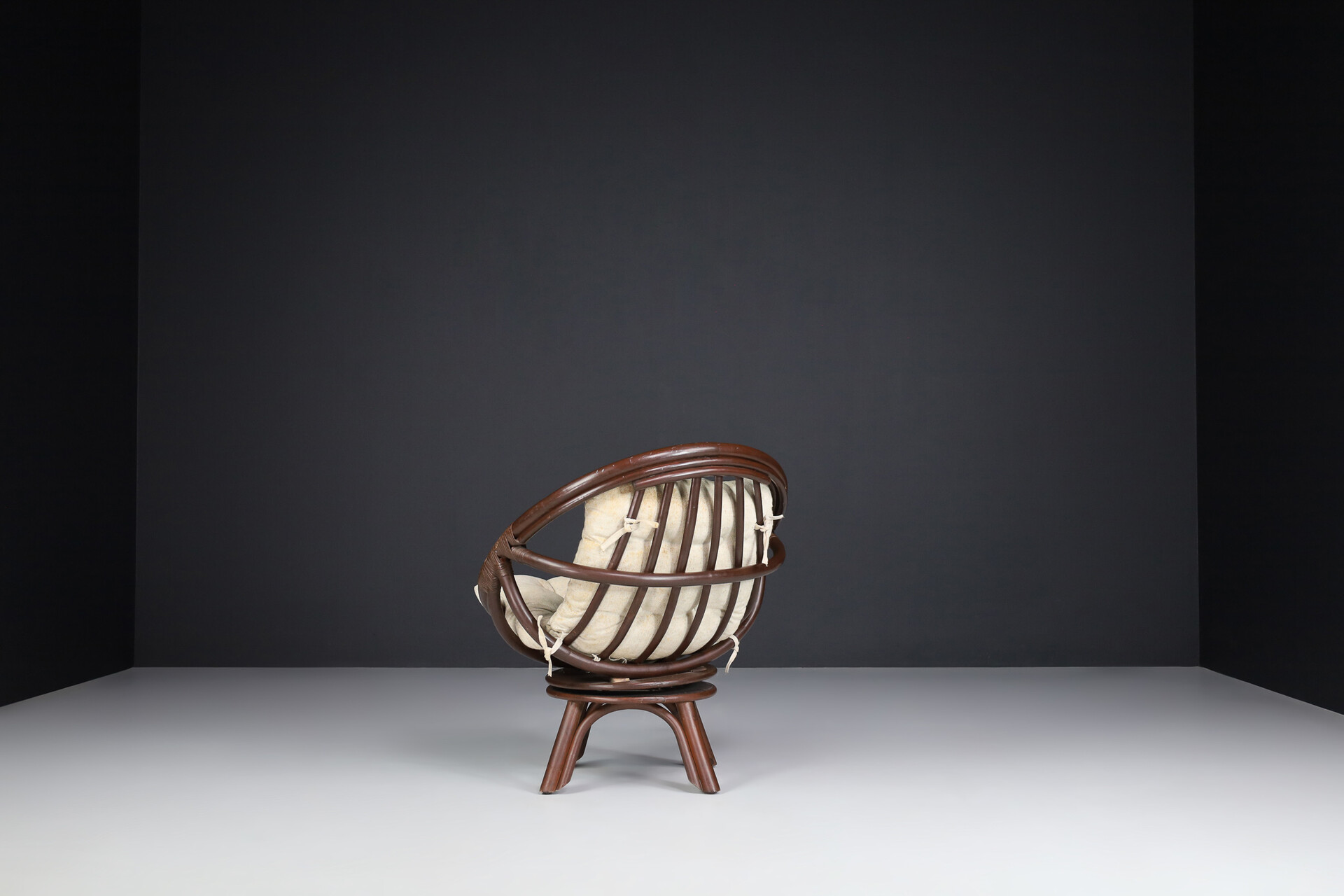 Mid century modern Bamboo and rattan lounge chair France 1960s Mid-20th century