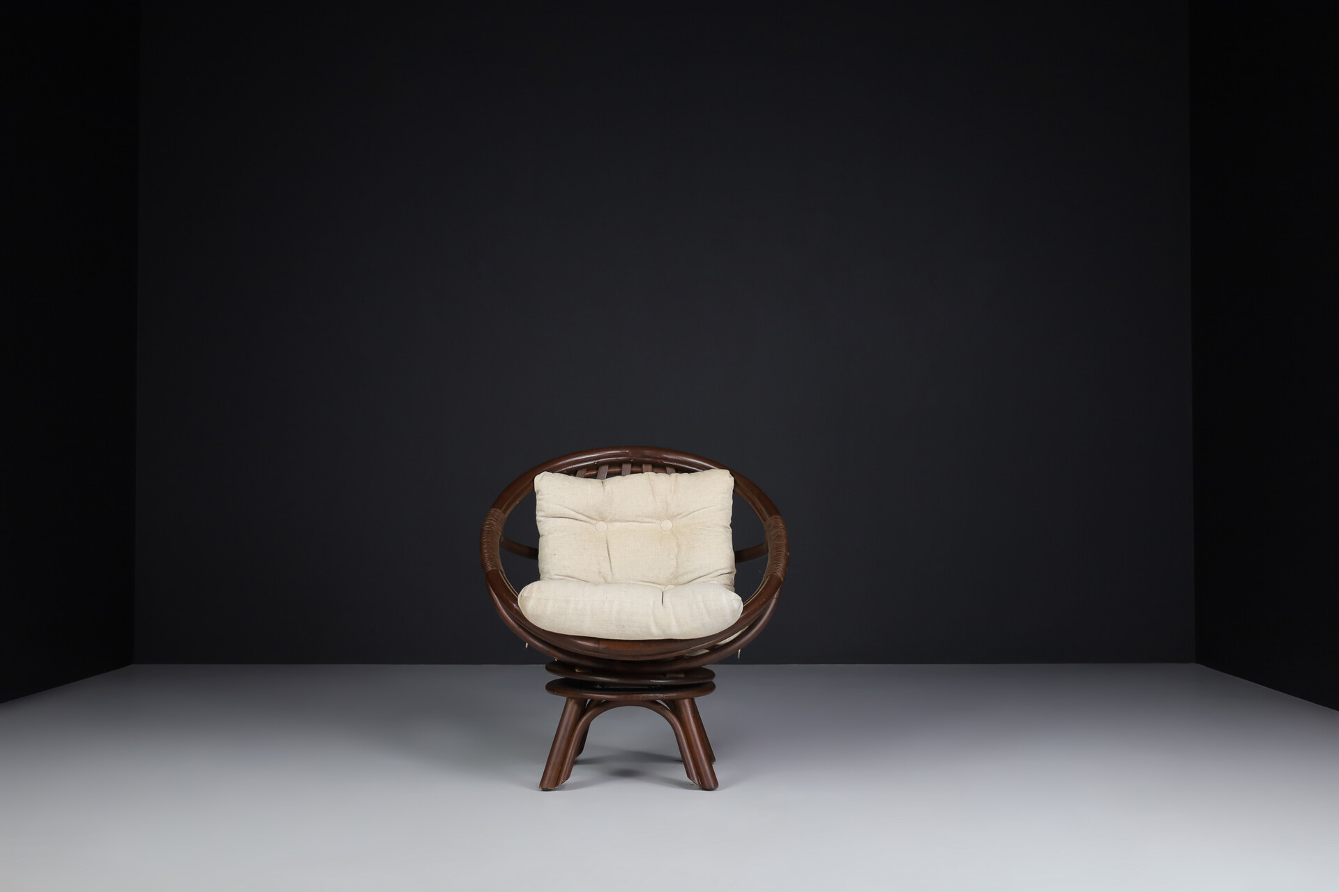 Mid century modern Bamboo and rattan lounge chair France 1960s Mid-20th century