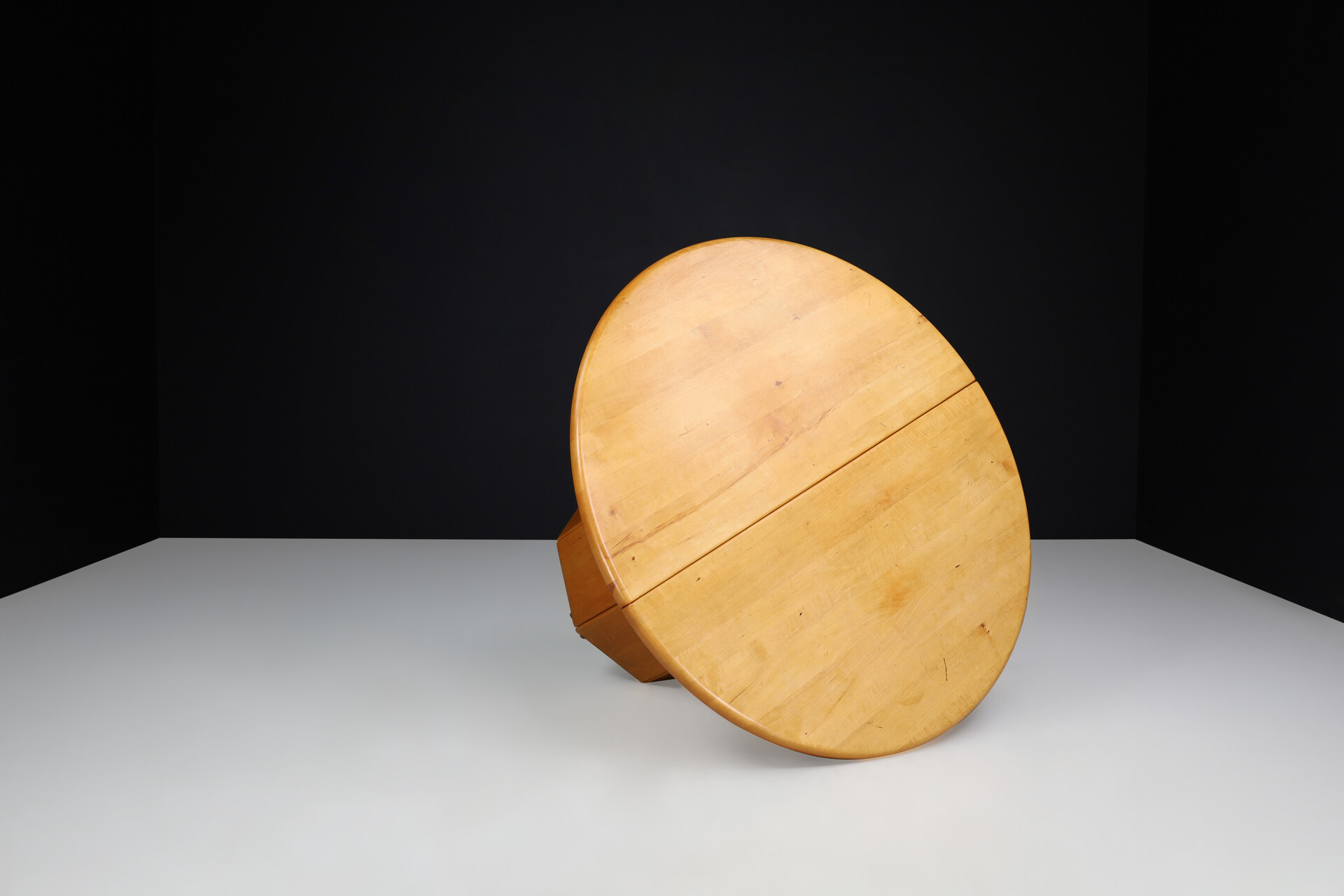 Mid century modern Beech round / oval dining table , France 1960s Mid-20th century