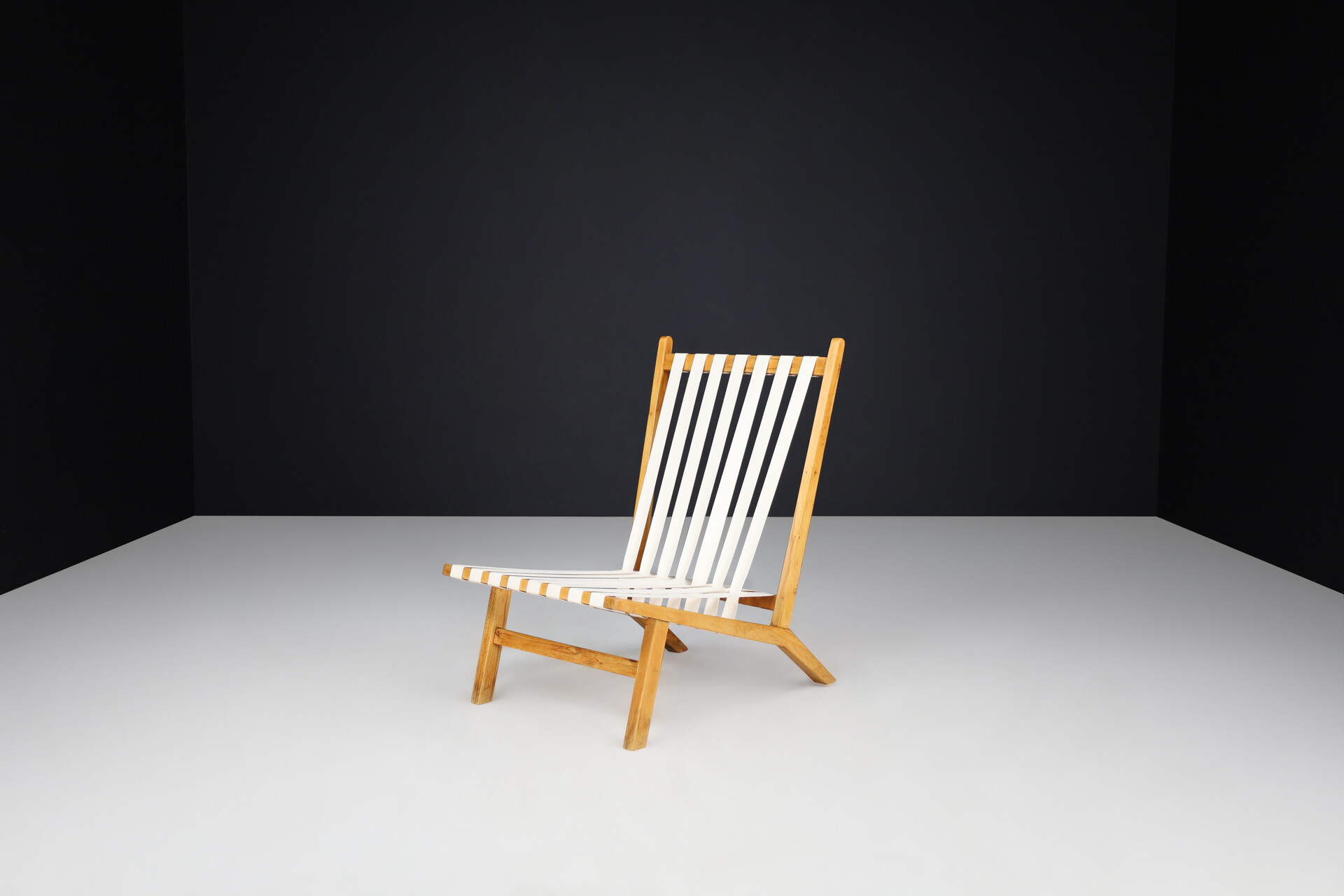 Mid century modern Beechwood lounge chairs, The Netherlands 1960s Mid-20th century