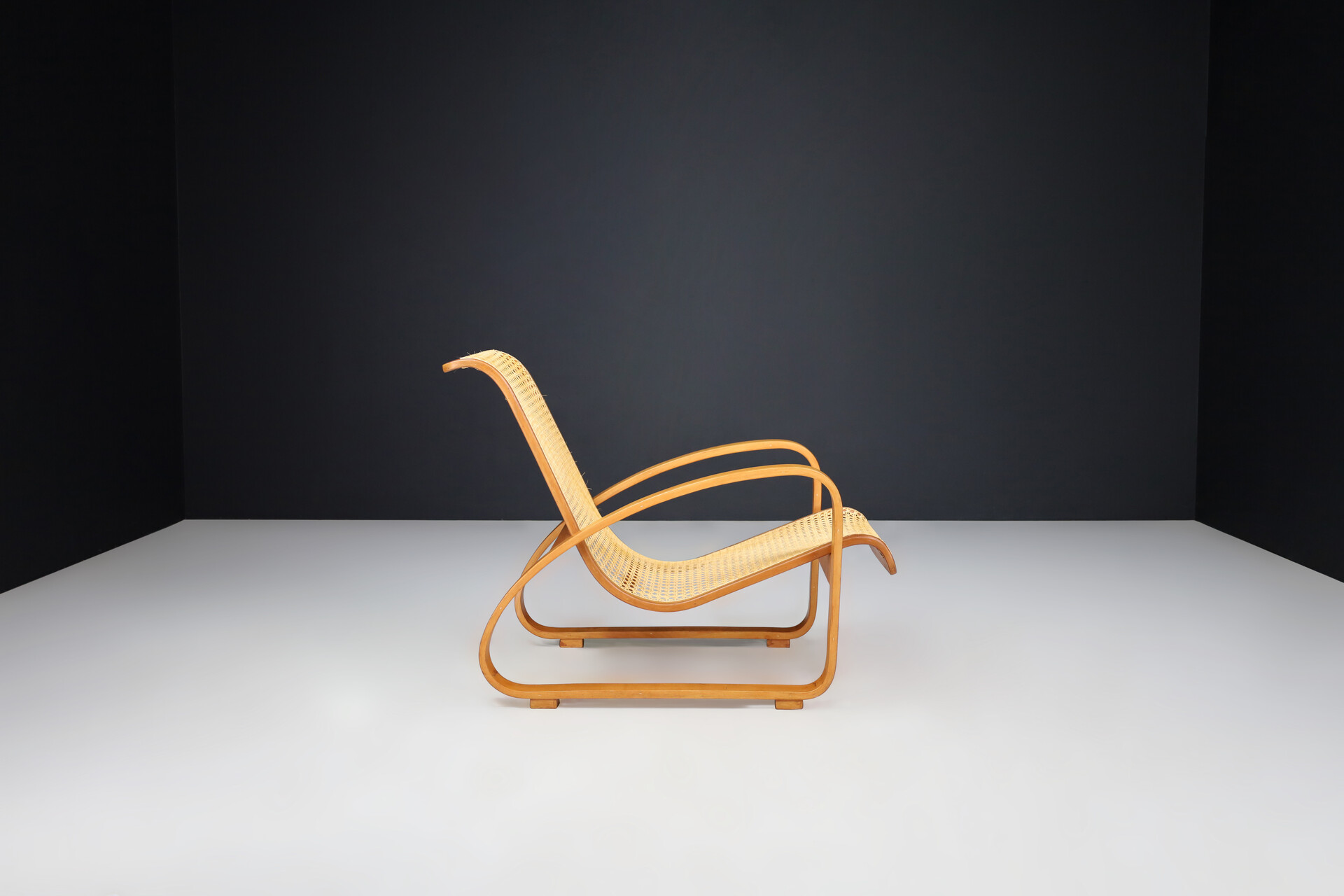 Mid century modern Bentwood and wicker Lounge chair, Italy 1960s Mid-20th century