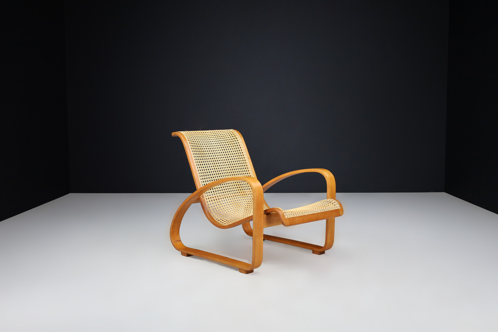 Mid century modern Bentwood and wicker Lounge chair, Italy 1960s Mid-20th century
