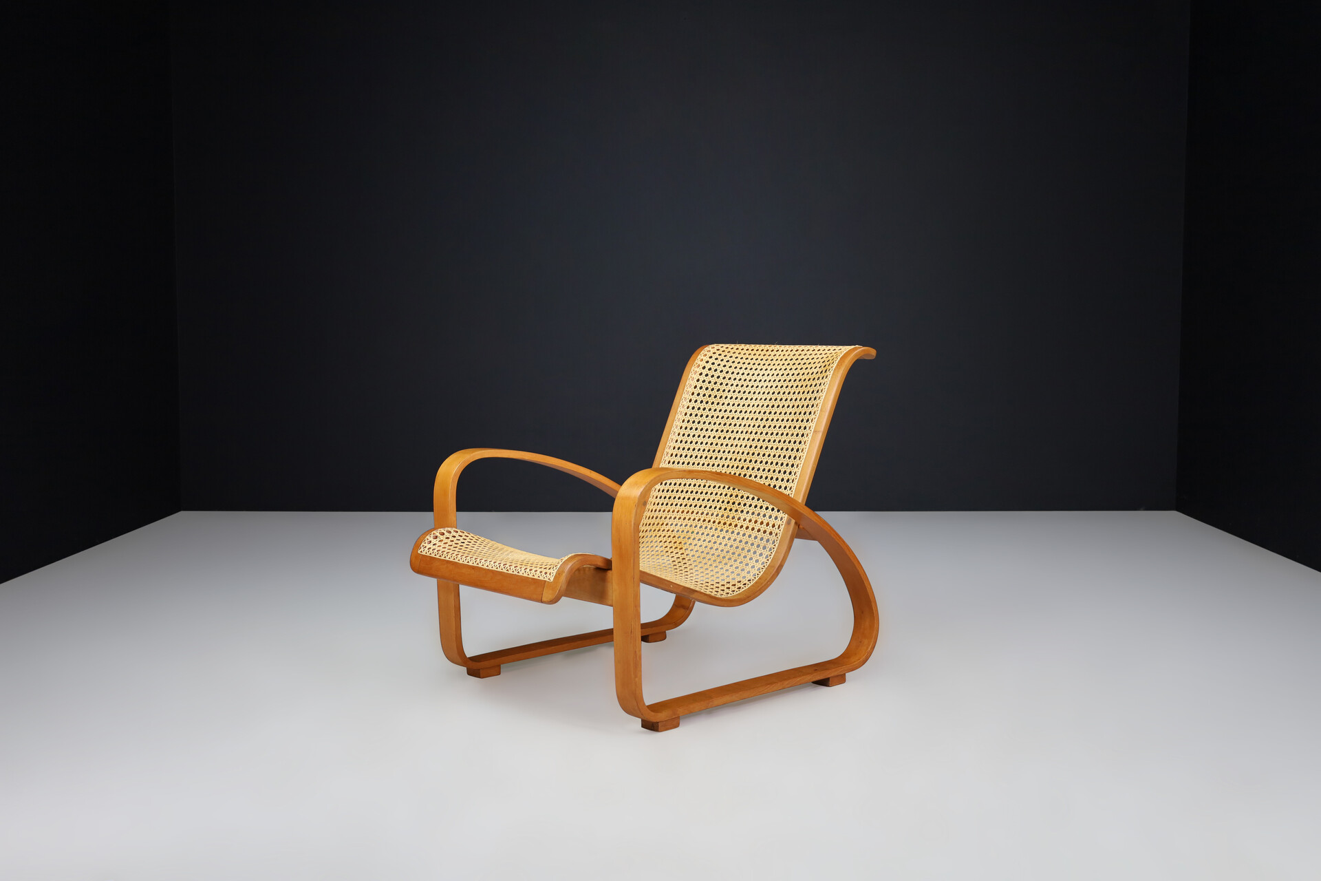 Mid century modern Bentwood and wicker Lounge chair, Italy 1960s Mid-20th century