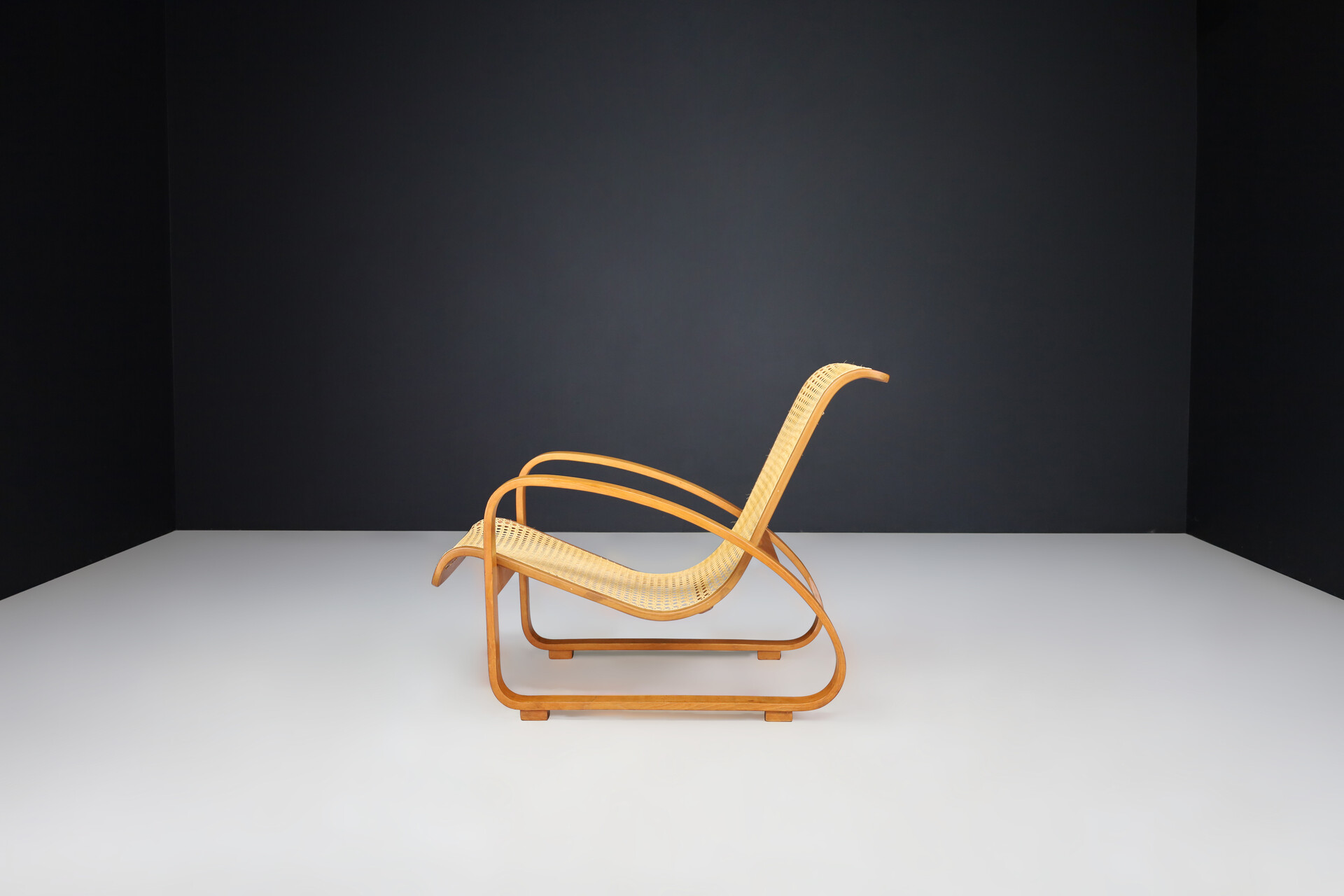 Mid century modern Bentwood and wicker Lounge chair, Italy 1960s Mid-20th century