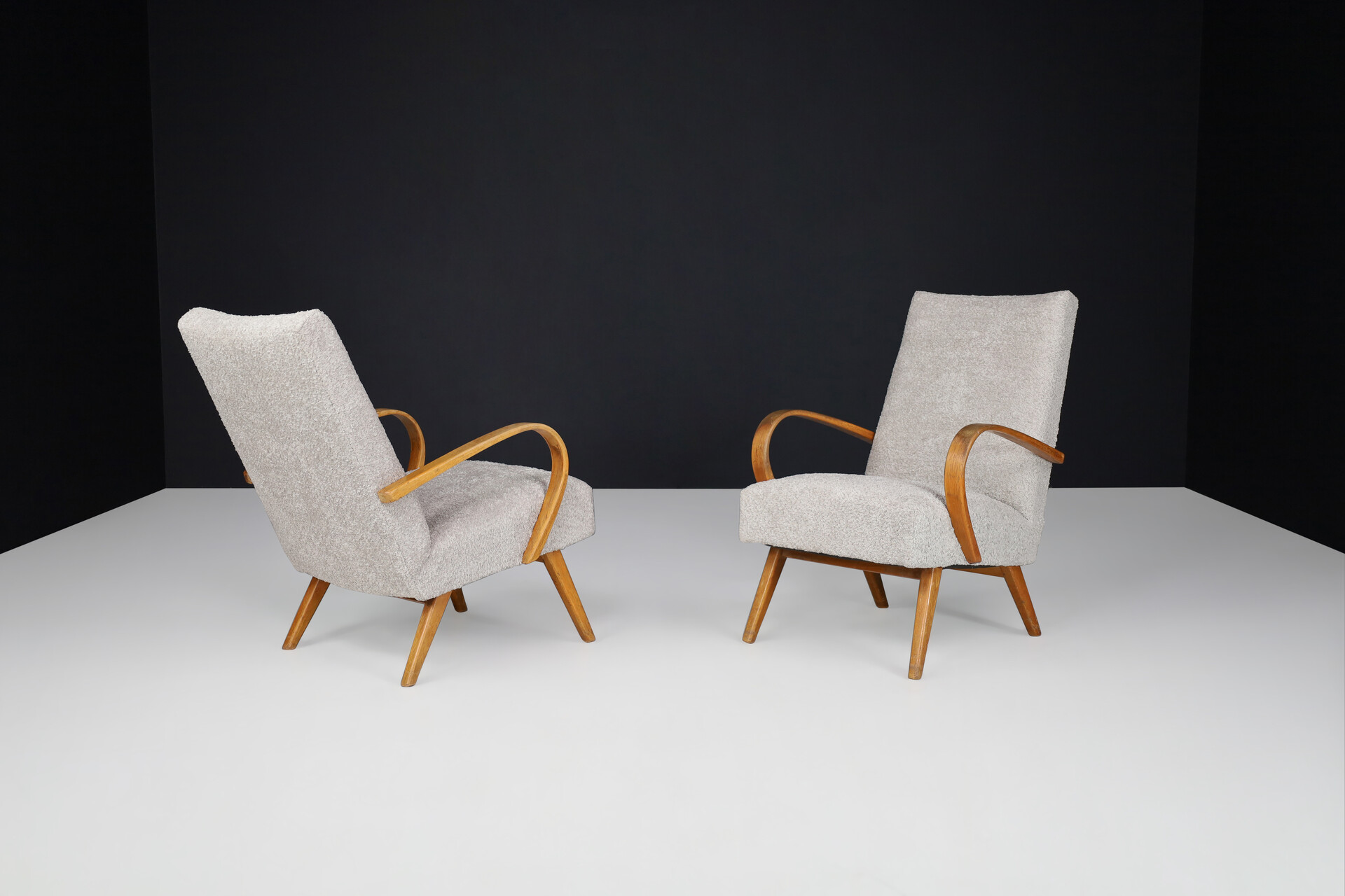 Mid century modern Bentwood Arm Chairs / Lounge Chairs With New Upholstered Bouclé Fabric, Praque 1950s Mid-20th century