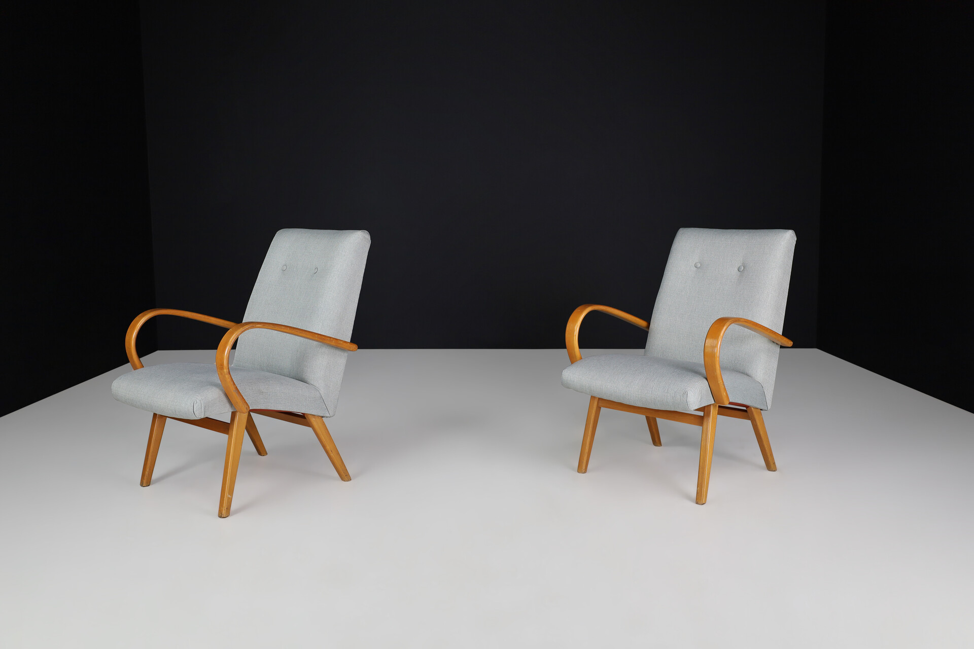 Mid century modern Bentwood Arm Chairs / lounge chairs With New Upholstered Fabric, Praque 1950s Mid-20th century