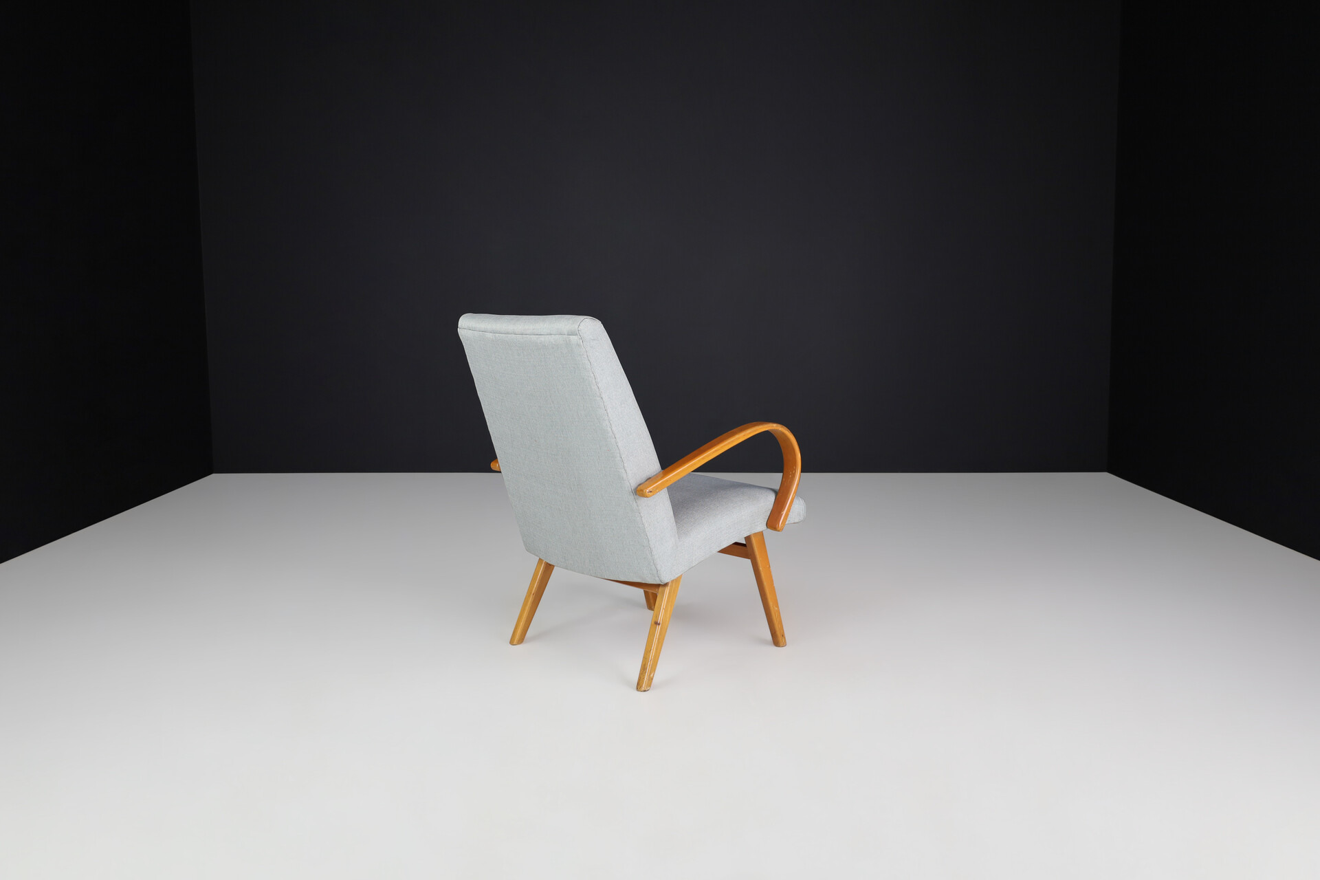 Mid century modern Bentwood Arm Chairs / lounge chairs With New Upholstered Fabric, Praque 1950s Mid-20th century