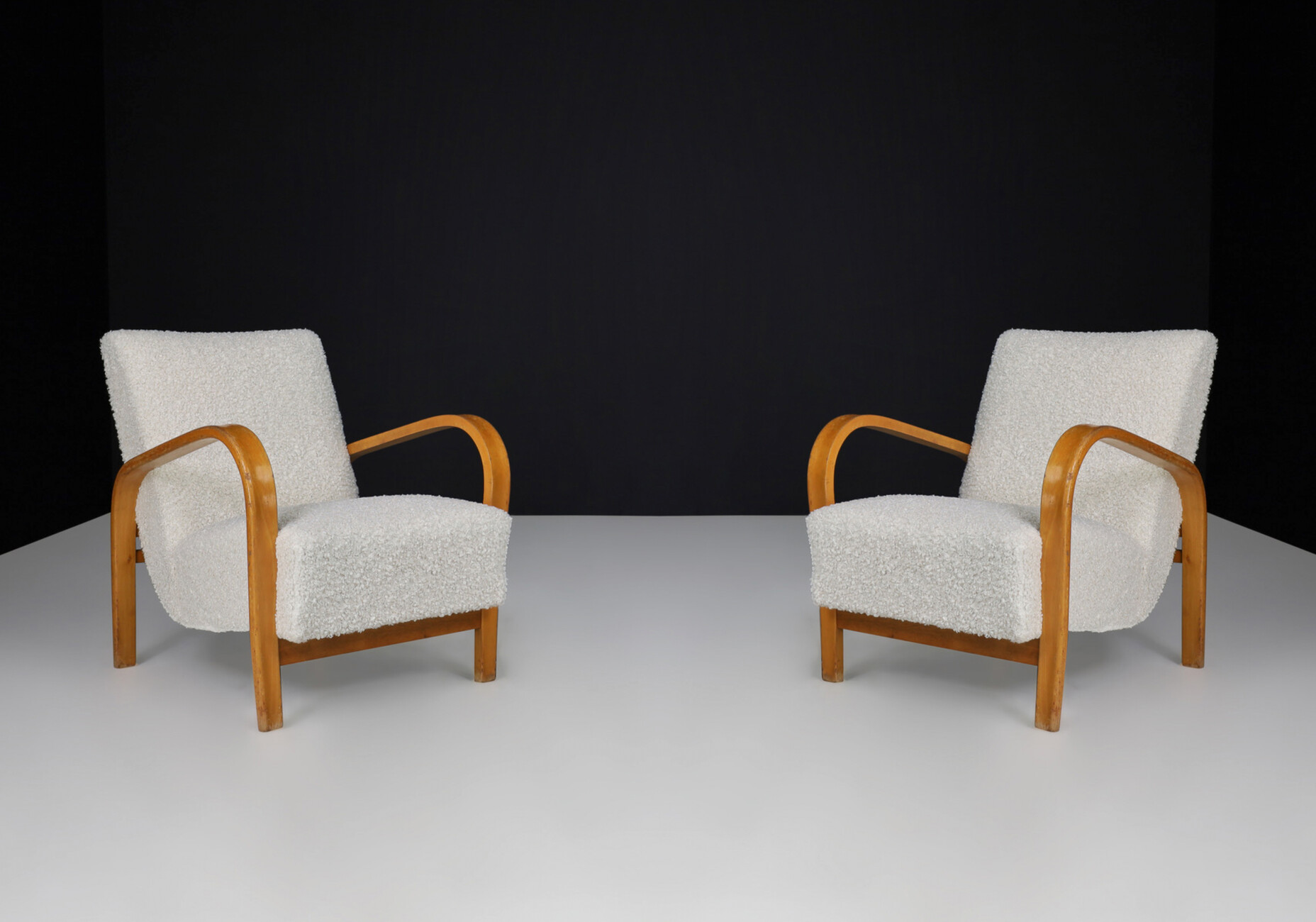 Mid century modern Bentwood Armchairs in Re-Upholstered Fabric by Karel Kozelka & Antonin Kropá, 1950s Mid-20th century