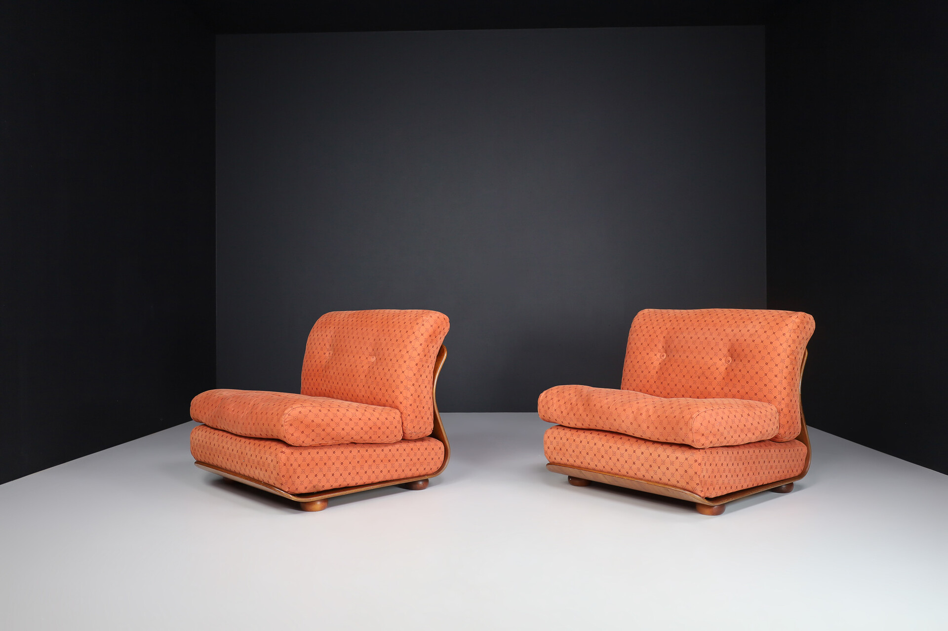 Mid century modern Bentwood lounge chair with original fabric , Italy 1960s Mid-20th century