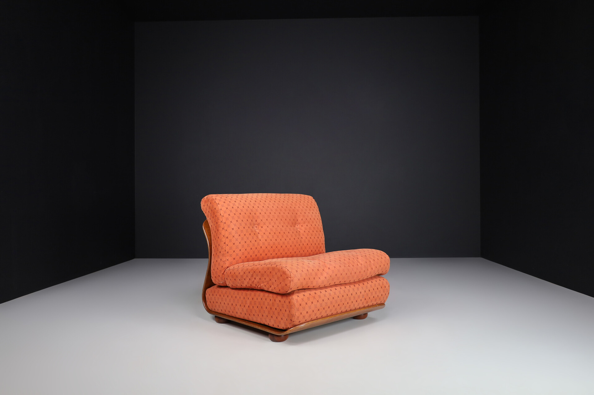 Mid century modern Bentwood lounge chair with original fabric , Italy 1960s Mid-20th century
