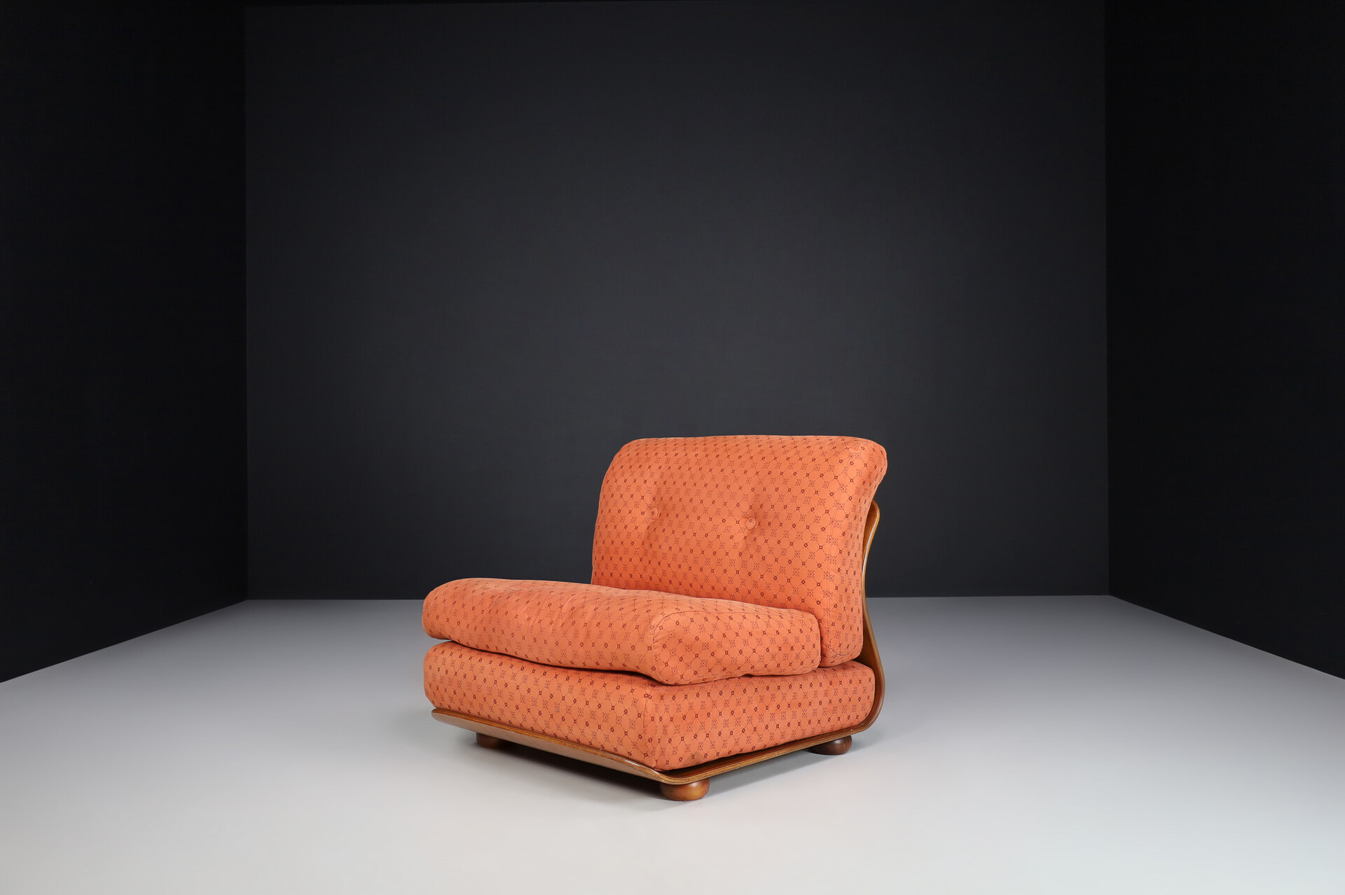 Mid century modern Bentwood lounge chair with original fabric , Italy 1960s Mid-20th century