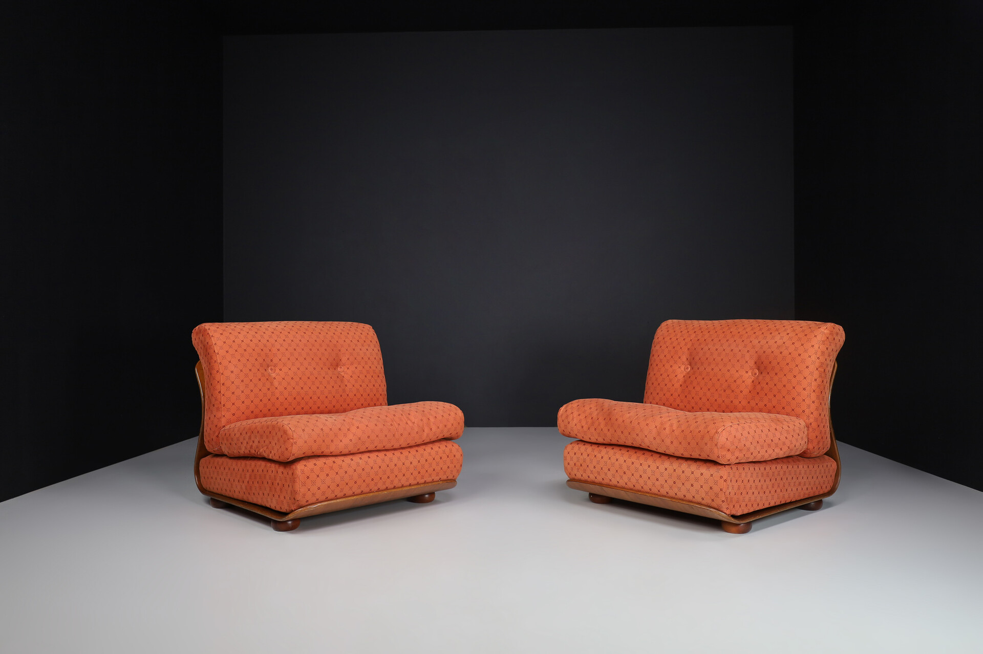 Mid century modern Bentwood lounge chair with original fabric , Italy 1960s Mid-20th century