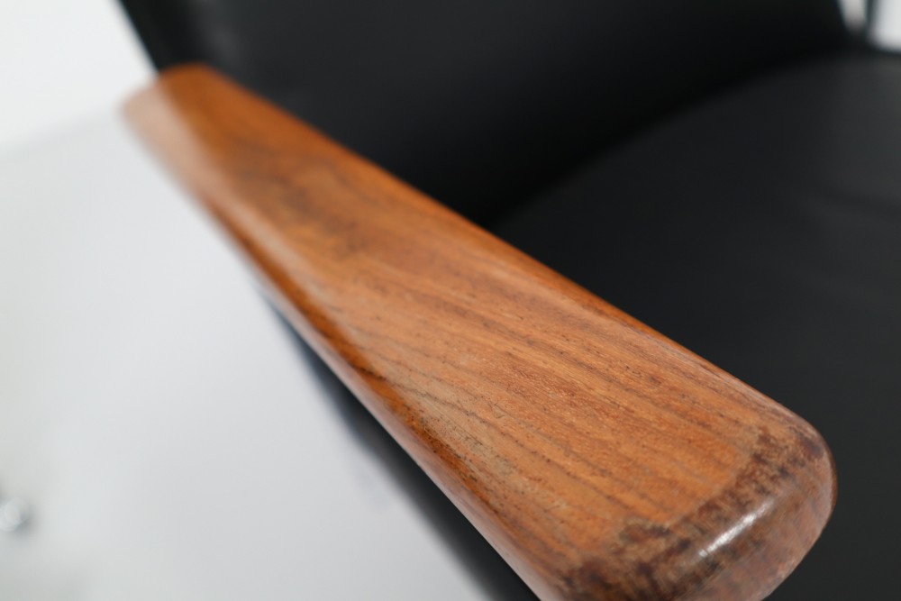 Mid-Century Modern Black Leather Office Armchairs Manufactured by Mauser 1960s Mid-20th century