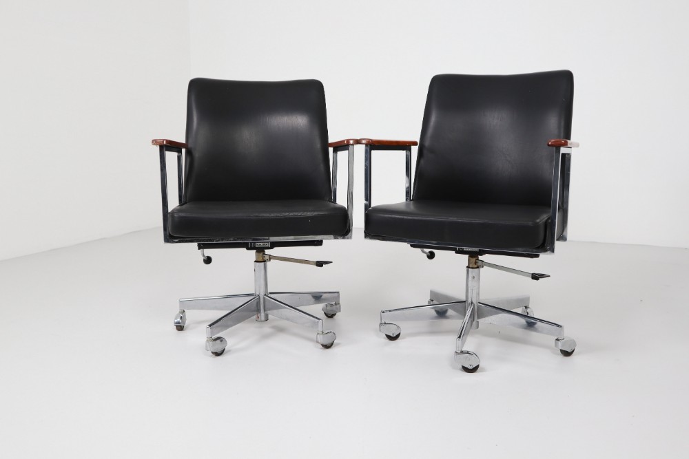 Mid-Century Modern Black Leather Office Armchairs Manufactured by Mauser 1960s Mid-20th century