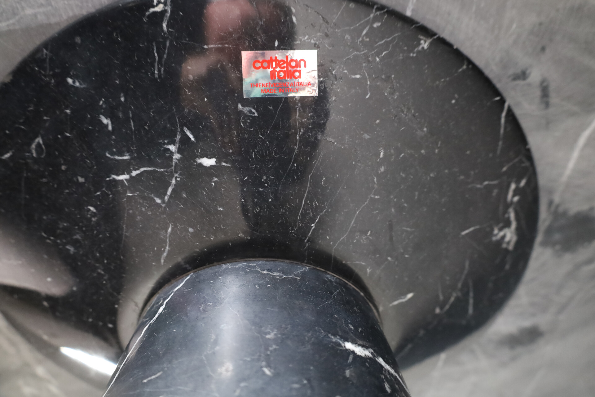 Mid century modern Black Marble round Dining Table by Angelo Mangiarotti by Cattelan Italia 1970s Mid-20th century