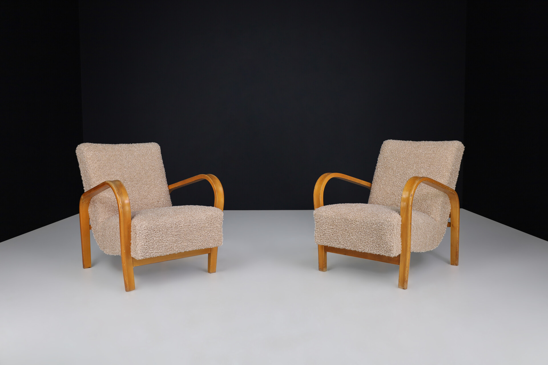 Mid century modern Blond Bentwood Armchairs in Re-Upholstered in Fabric by Karel Kozelka & Antonin Kropá, 1950s Mid-20th century