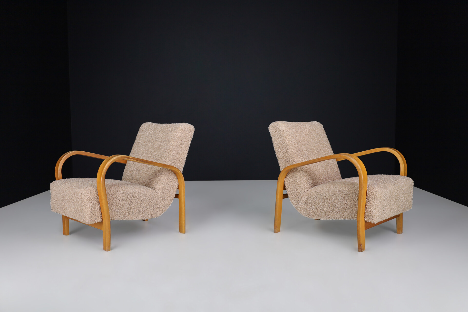 Mid century modern Blond Bentwood Armchairs in Re-Upholstered in Fabric by Karel Kozelka & Antonin Kropá, 1950s Mid-20th century