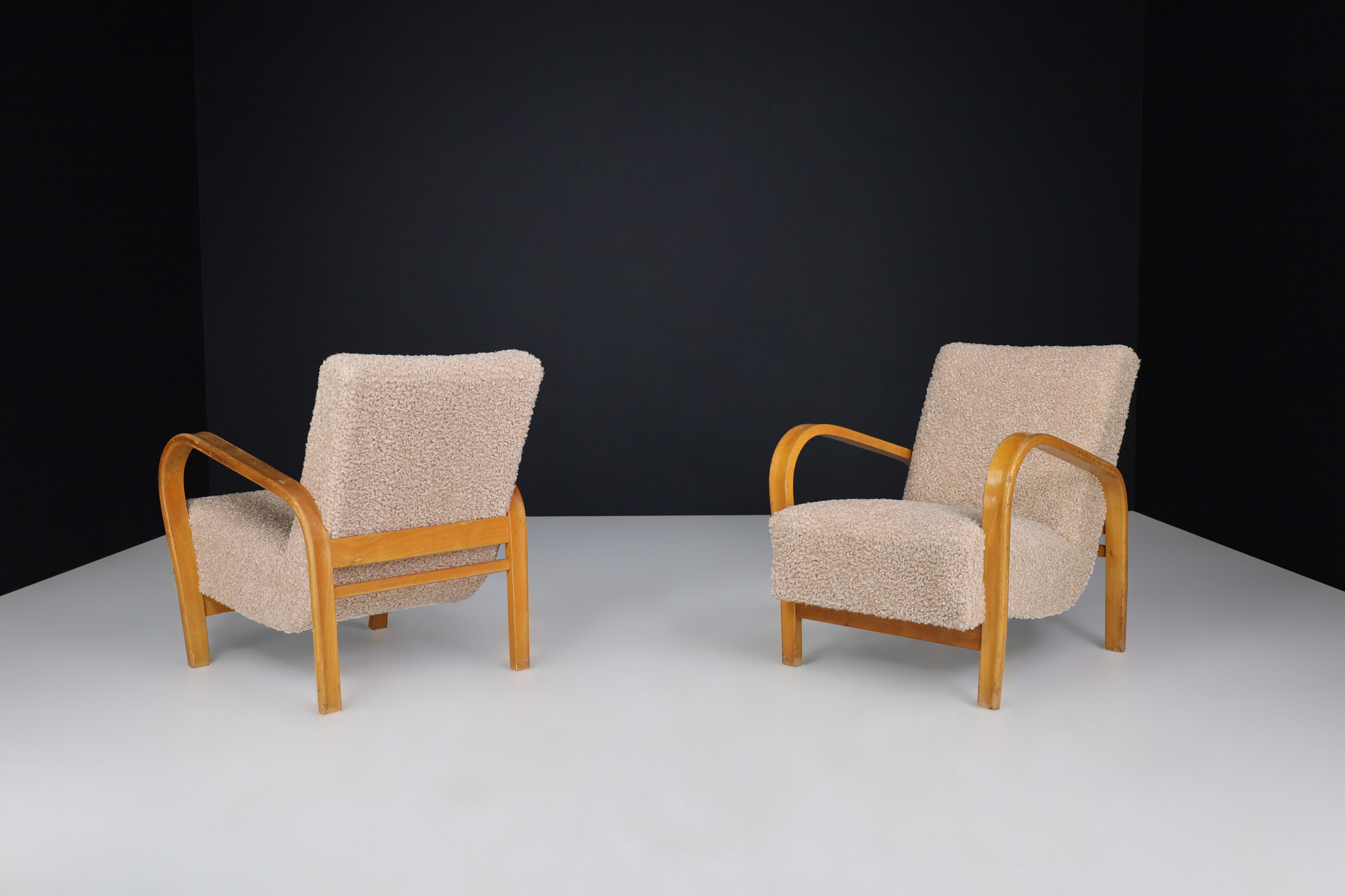 Mid century modern Blond Bentwood Armchairs in Re-Upholstered in Fabric by Karel Kozelka & Antonin Kropá, 1950s Mid-20th century