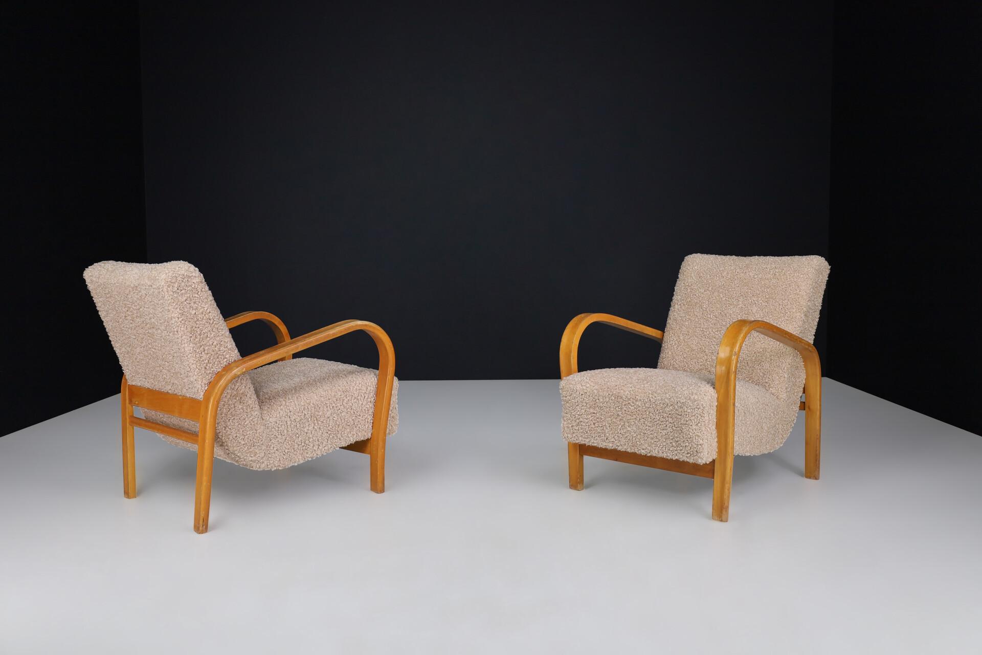Mid century modern Blond Bentwood Armchairs in Re-Upholstered in Fabric by Karel Kozelka & Antonin Kropá, 1950s Mid-20th century