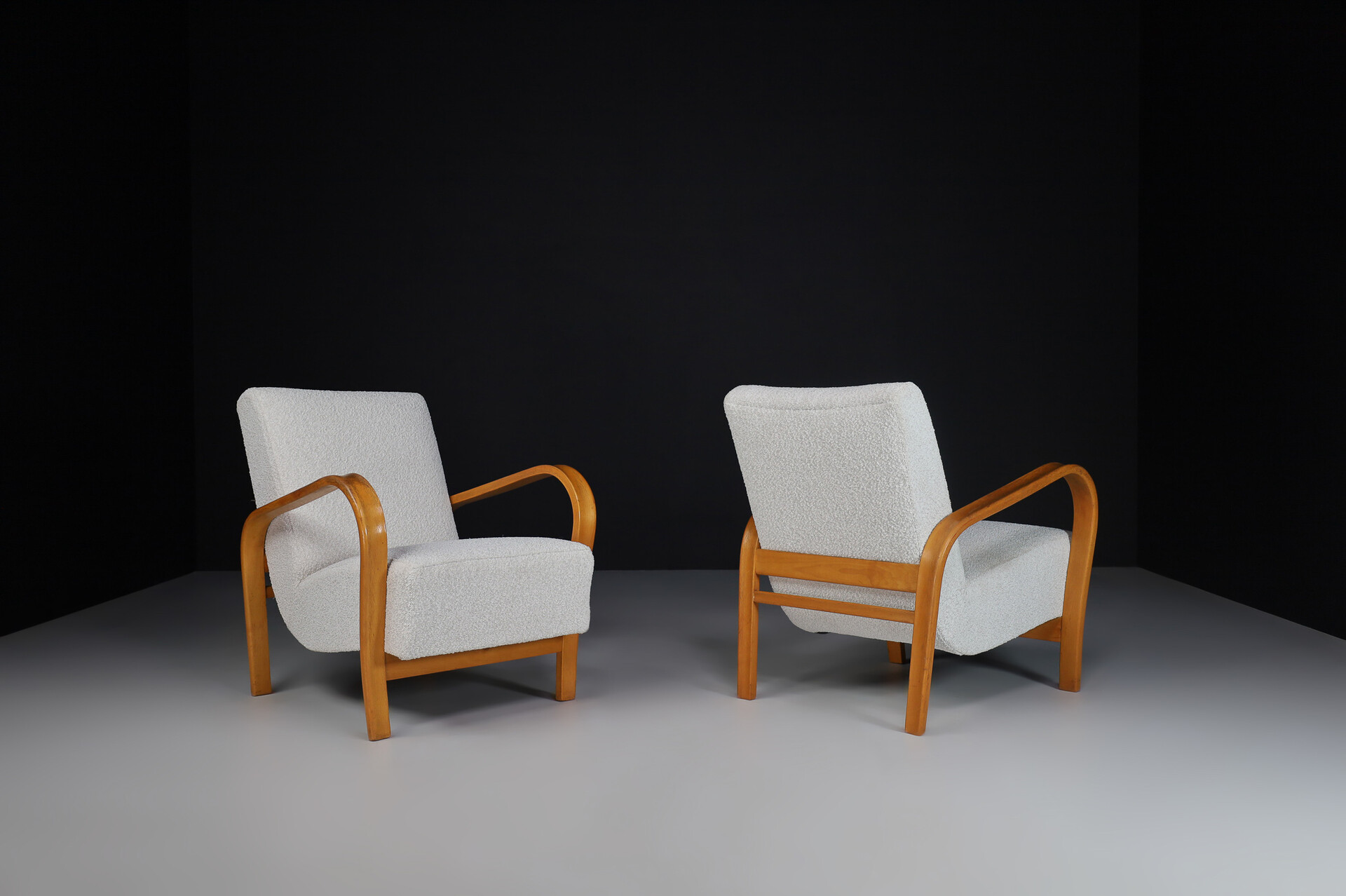 Mid century modern Blond Bentwood Armchairs in Re-Upholstered in Fabric by Karel Kozelka & Antonin Kropá, 1950s Mid-20th century