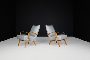 Mid century modern Blond Bentwood Armchairs Manufactured and Designed in Praque, 1950s Mid-20th century