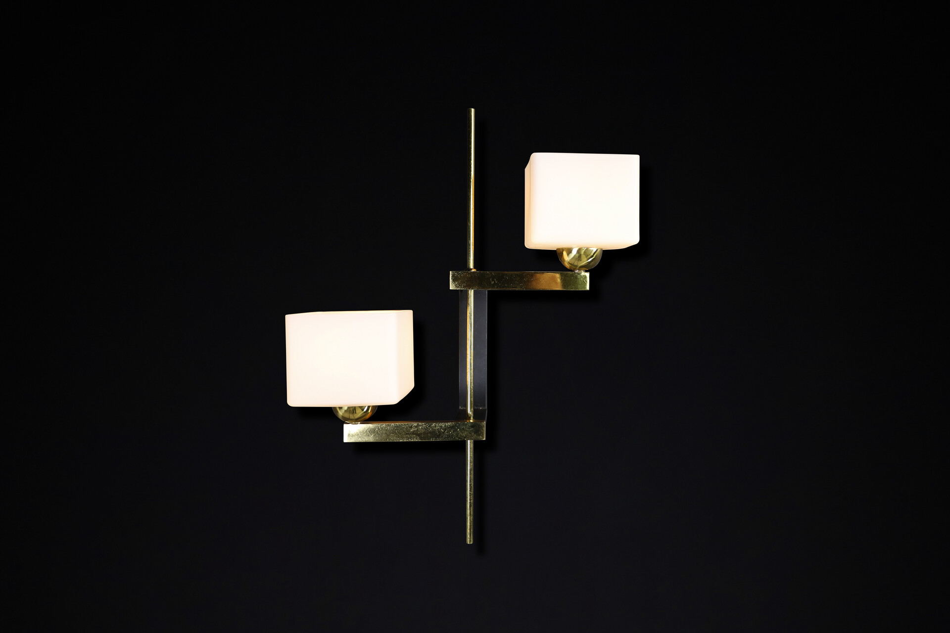 Mid century modern Brass and opaline glass sconce, italy  1950s Mid-20th century
