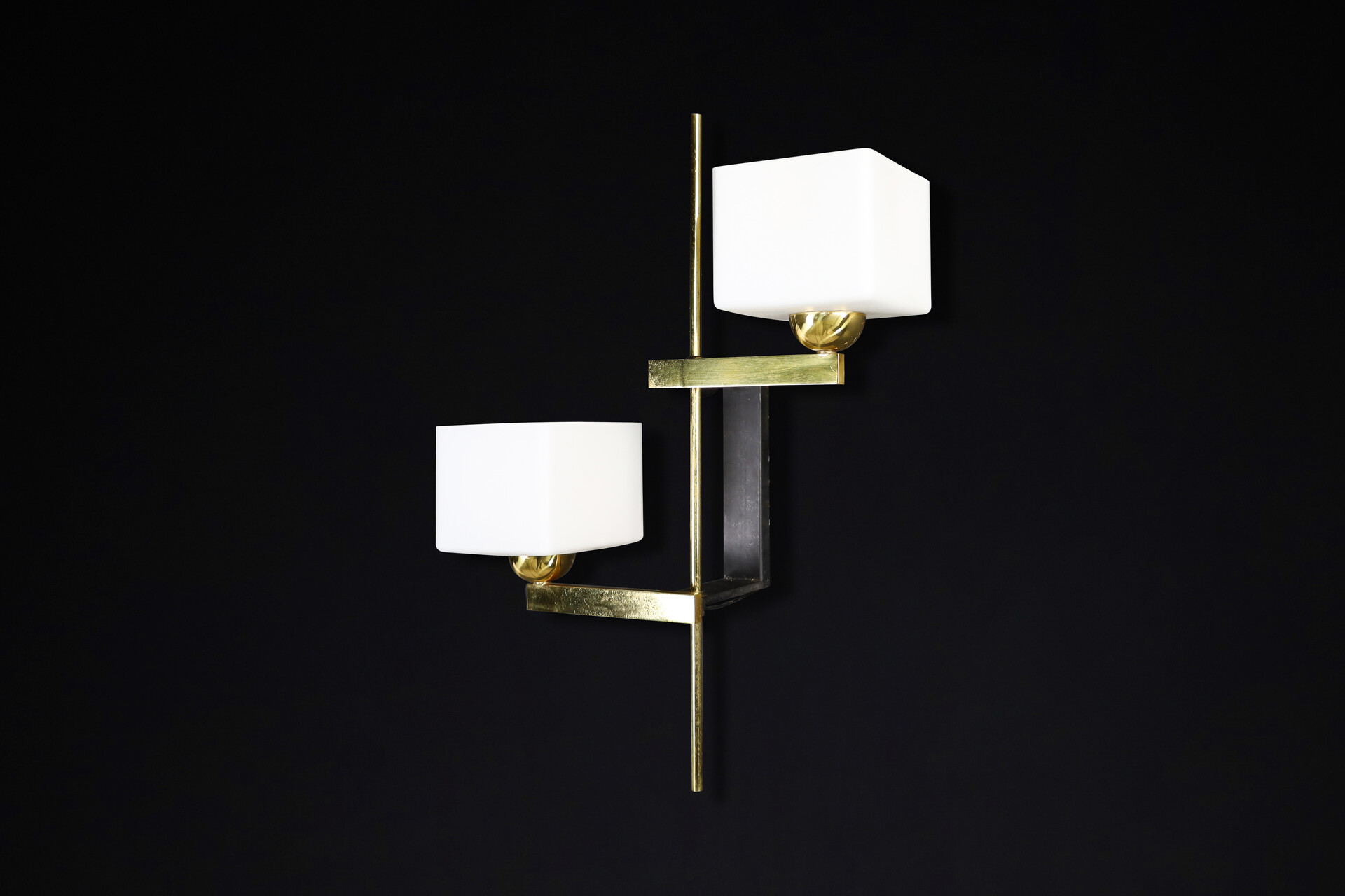Mid century modern Brass and opaline glass sconce, italy  1950s Mid-20th century