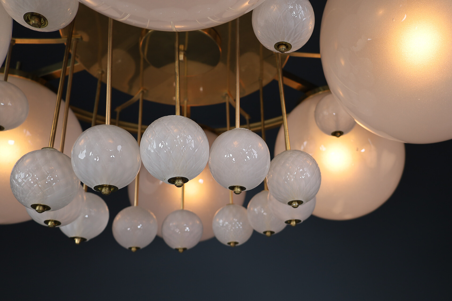 Mid century modern Brass Bohemian Chandelier with Frosted Glas globes, the 1950s Mid-20th century