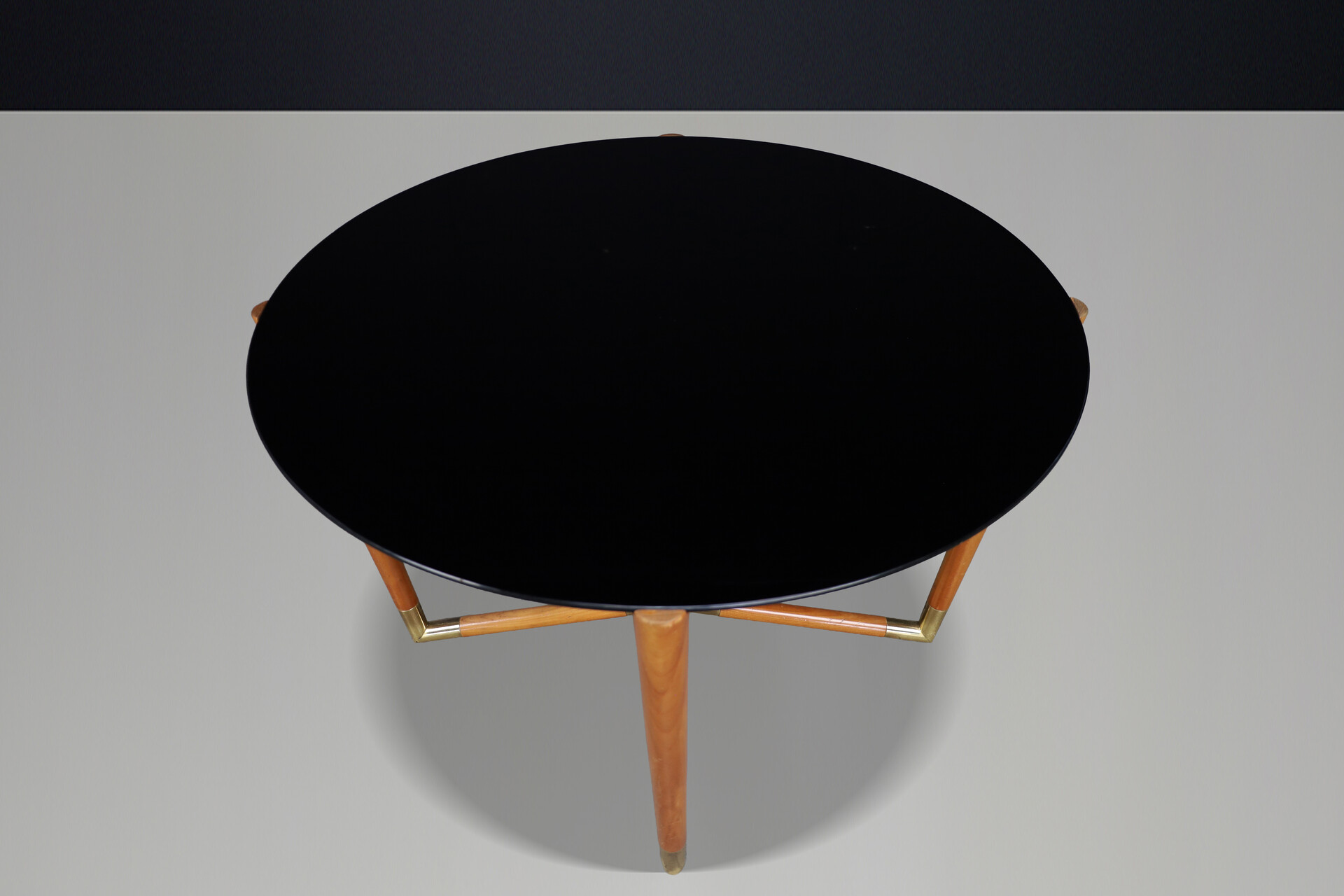 Mid century modern Brass, Galss and walnut coffee table Italy 1960s Mid-20th century