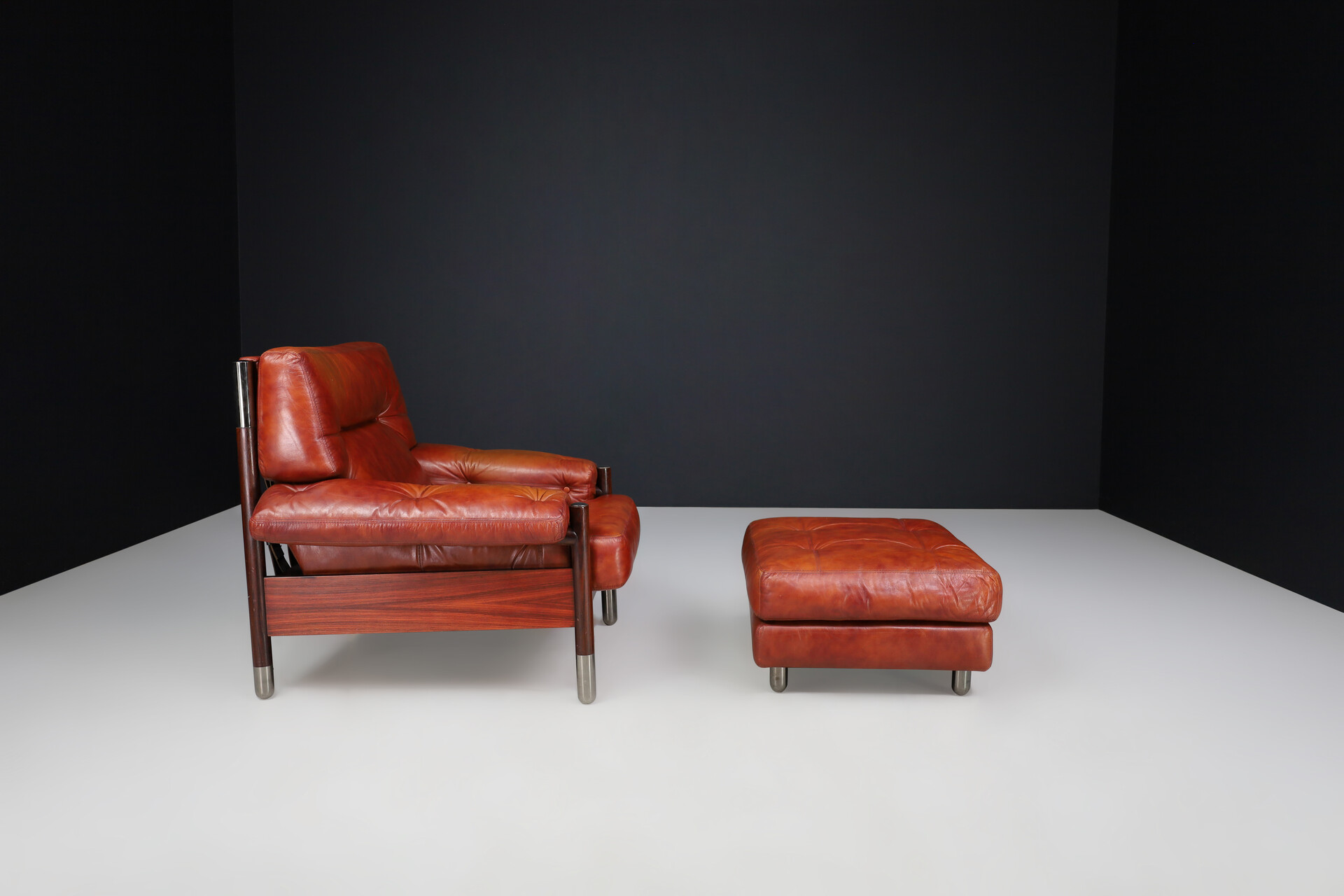 Mid century modern Carlo de Carli for Sormani Leather Lounge chair with Ottoman., Italy 1960s Mid-20th century