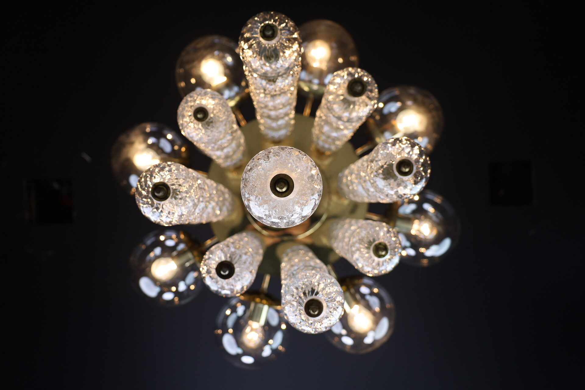 Mid century modern Chandelier with Brass Fixture and Hand-Blowed Glass Globes Mid-20th century