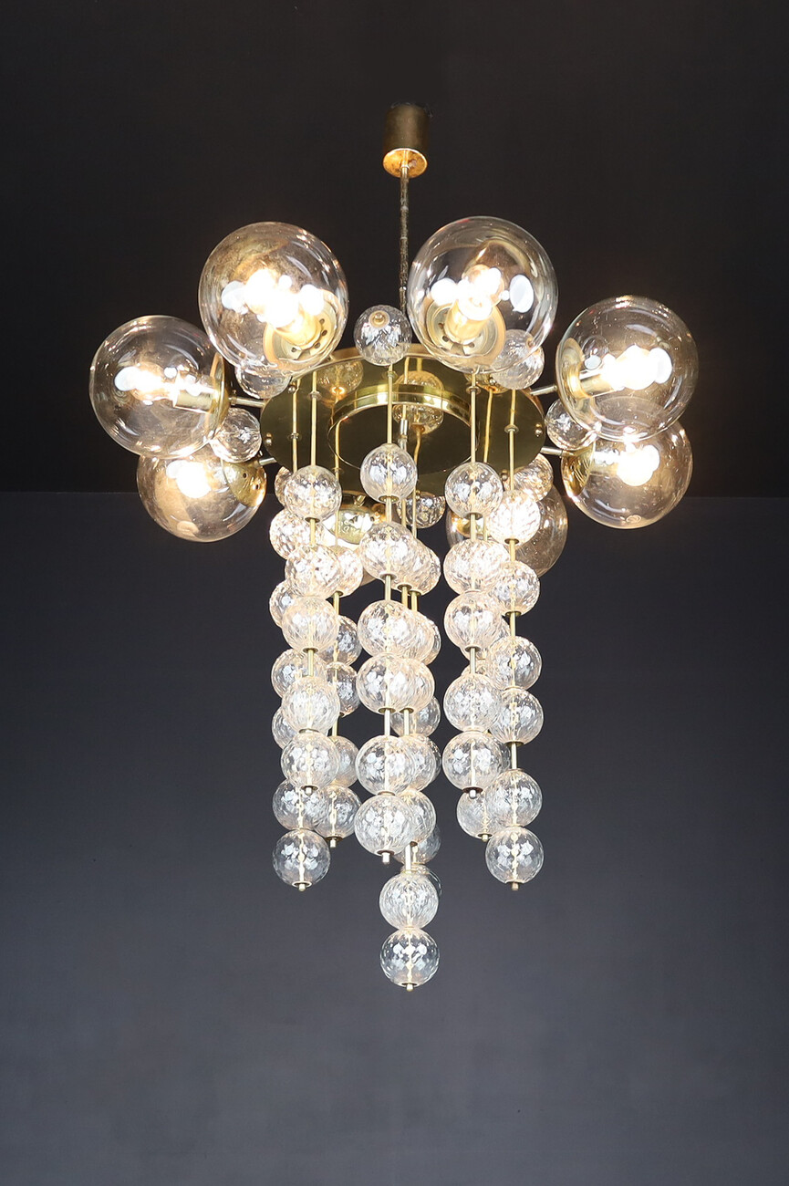 Mid century modern Chandelier with Brass Fixture and Hand-Blowed Glass Globes Mid-20th century