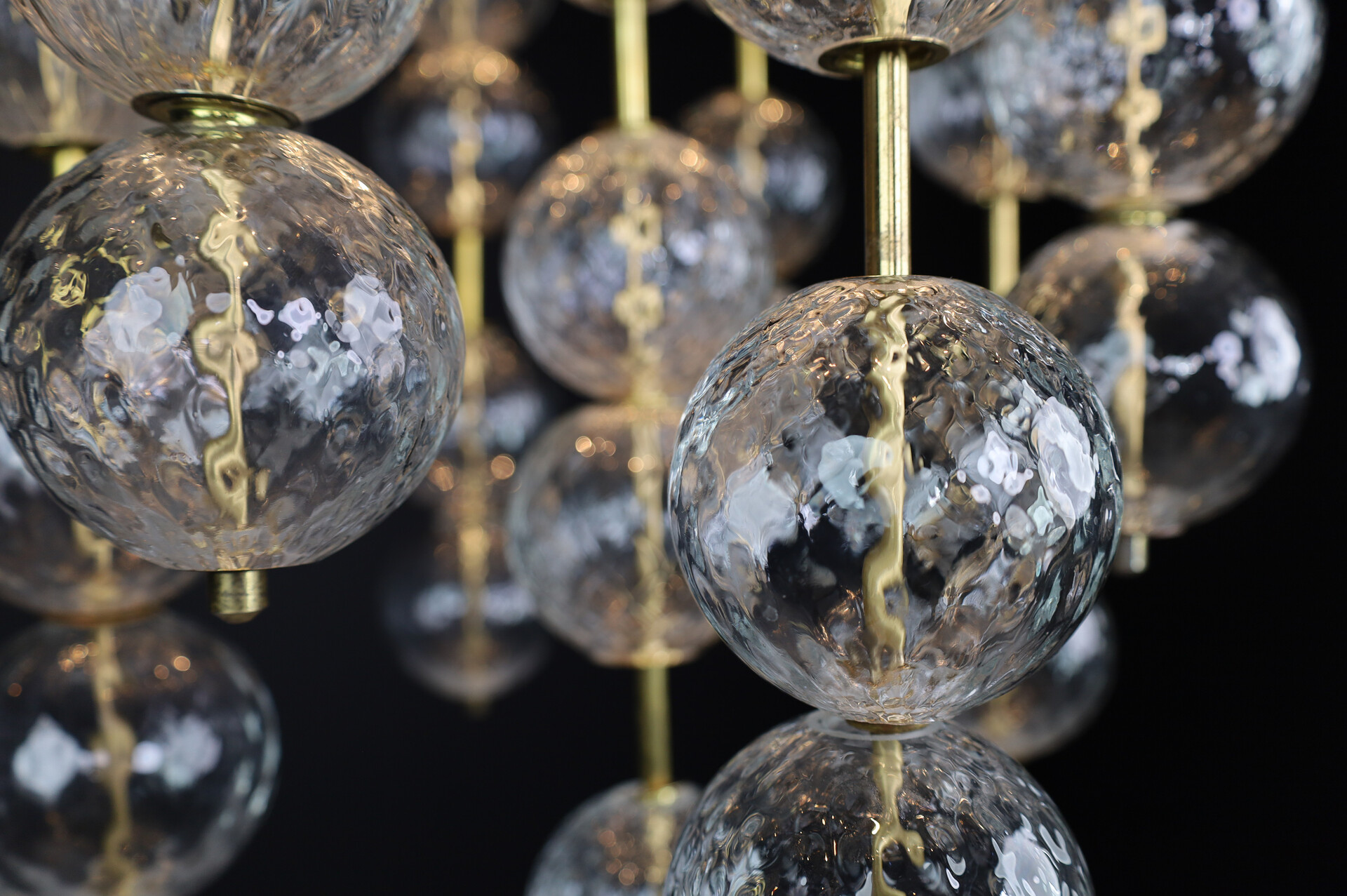 Mid century modern Chandelier with Brass Fixture and Hand-Blowed Glass Globes Mid-20th century